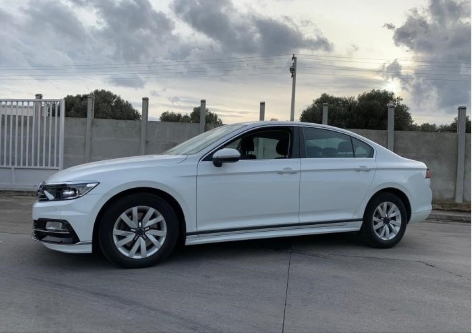 Volkswagen Passat B8 R-Line Yan Marşpiyel 4