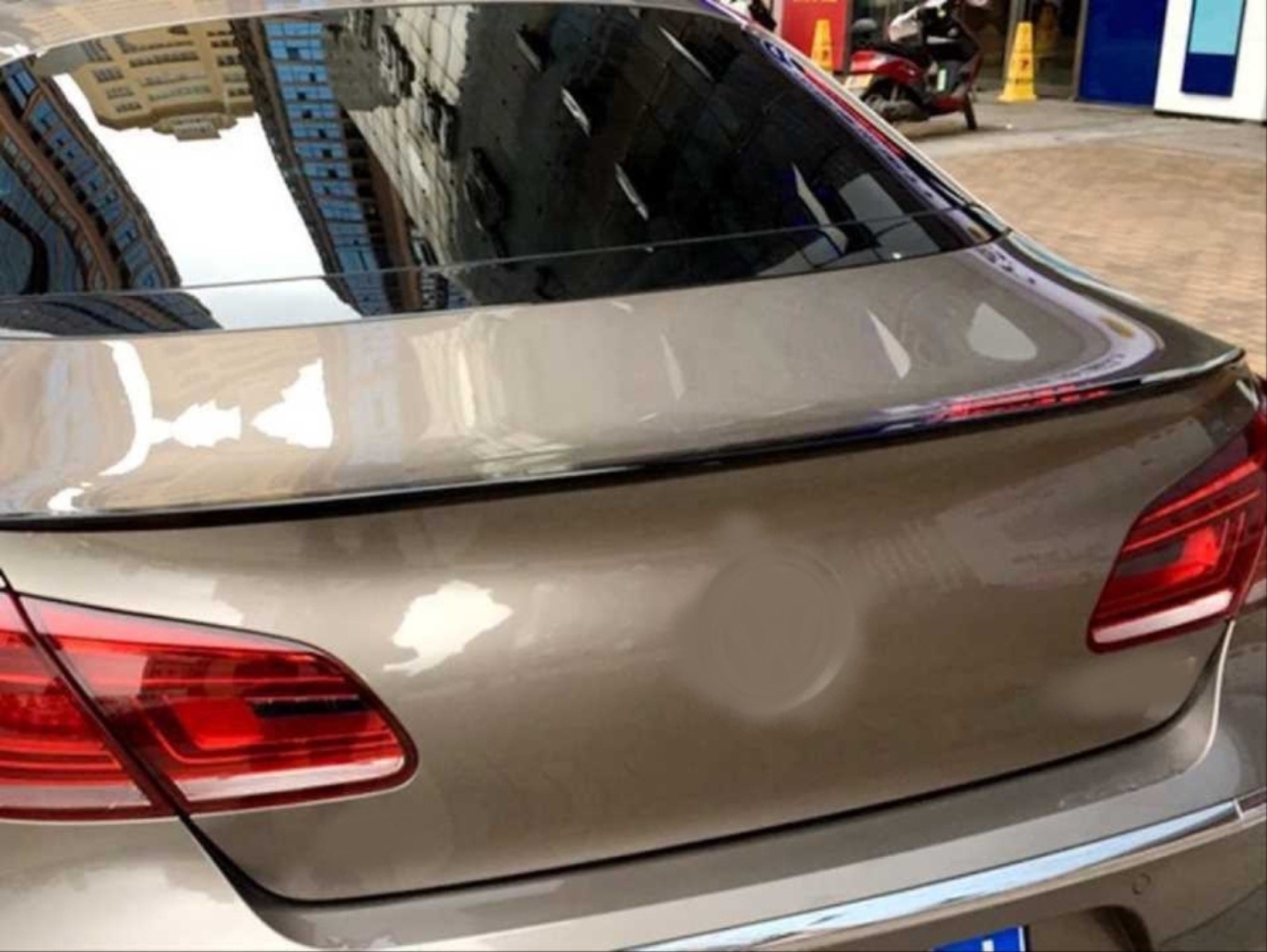 Volkswagen Passat 2015+ Uyumlu CC Spoiler - Piano Black (Parlak Siyah) 3
