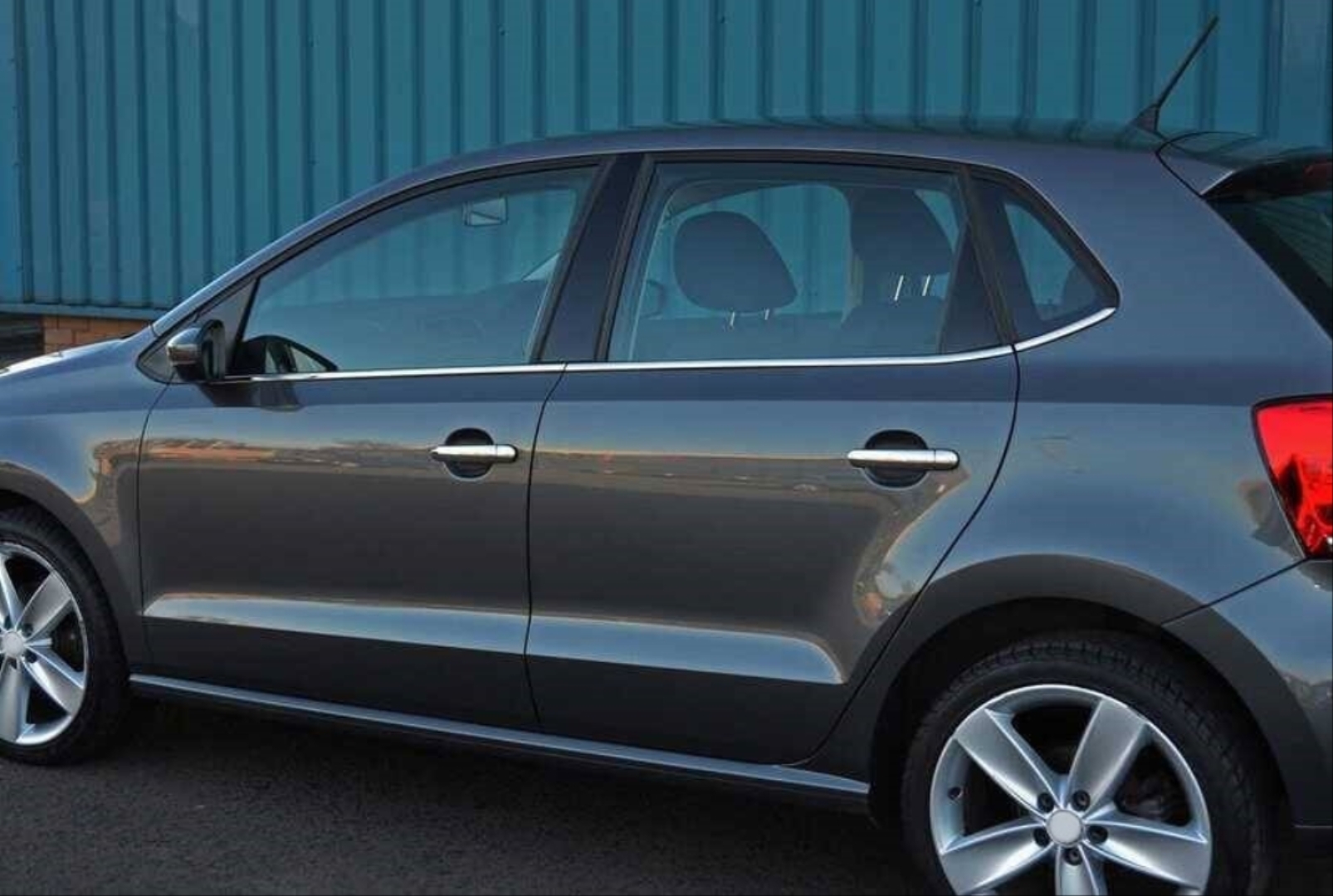Polo 2009-2017 İçin Uyumlu Cam Çıtası Nikelaj 4