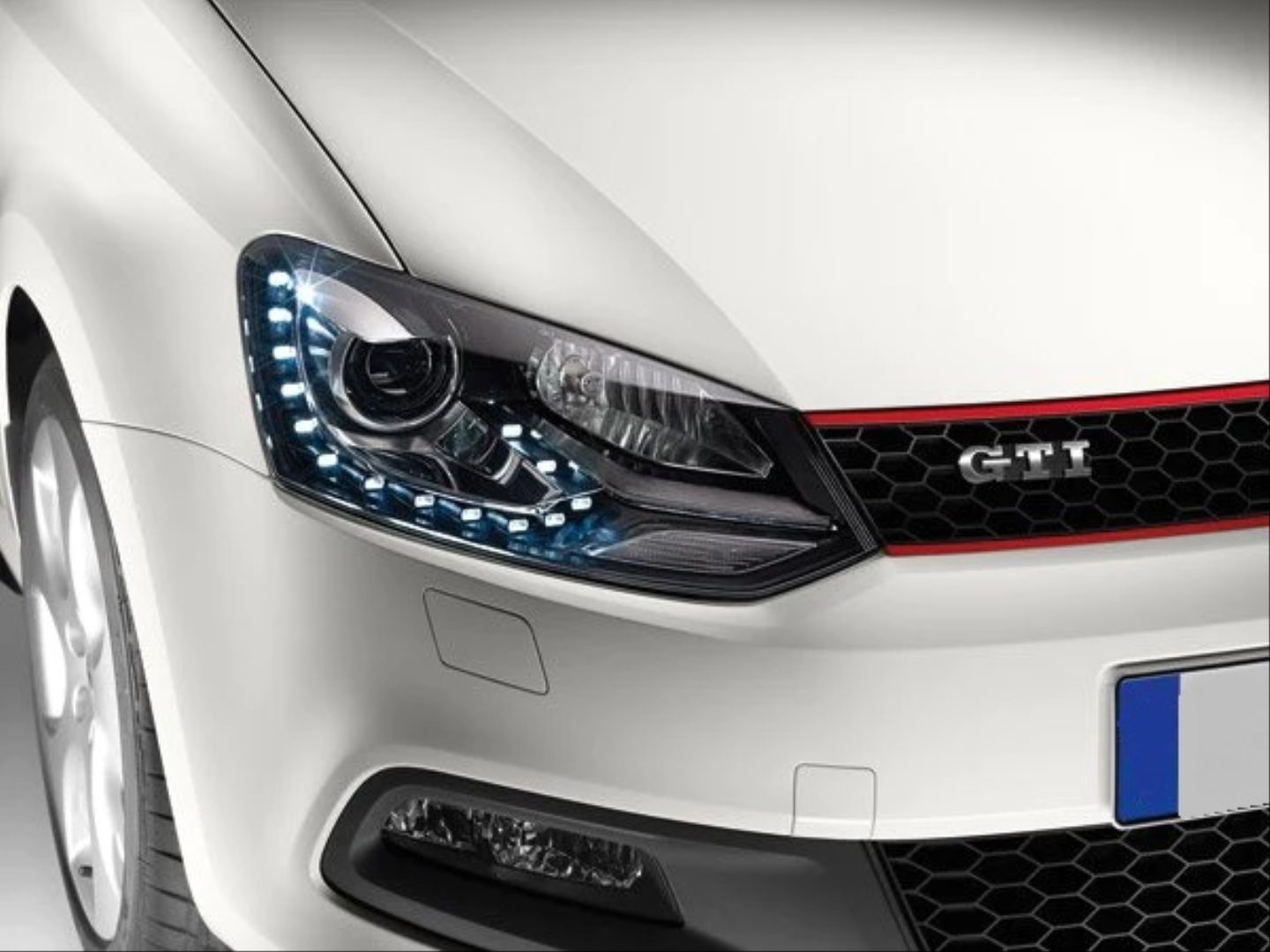 Polo 2010-2017 Uyumlu GTI Görünüm LED Far (Silver) 2