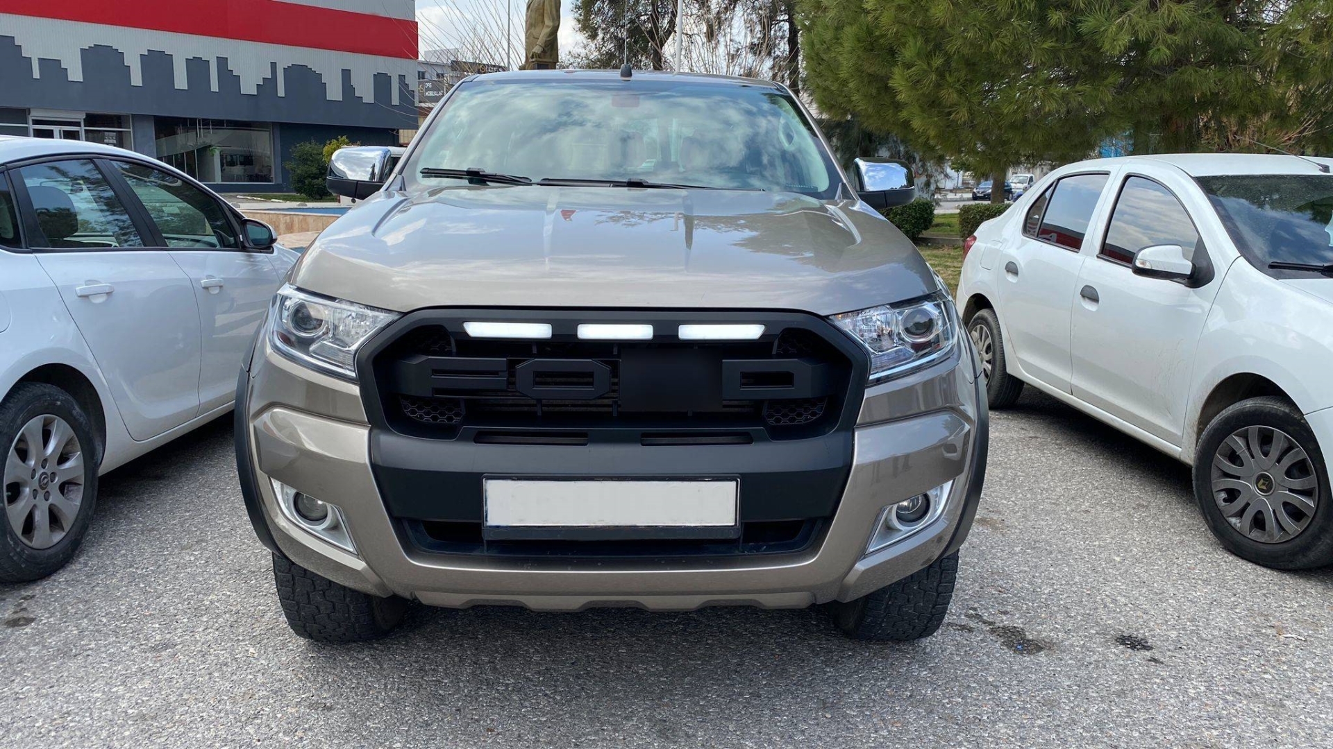 Ranger İçin Uyumlu T7 (2015-2018) LED'li Panjur 4