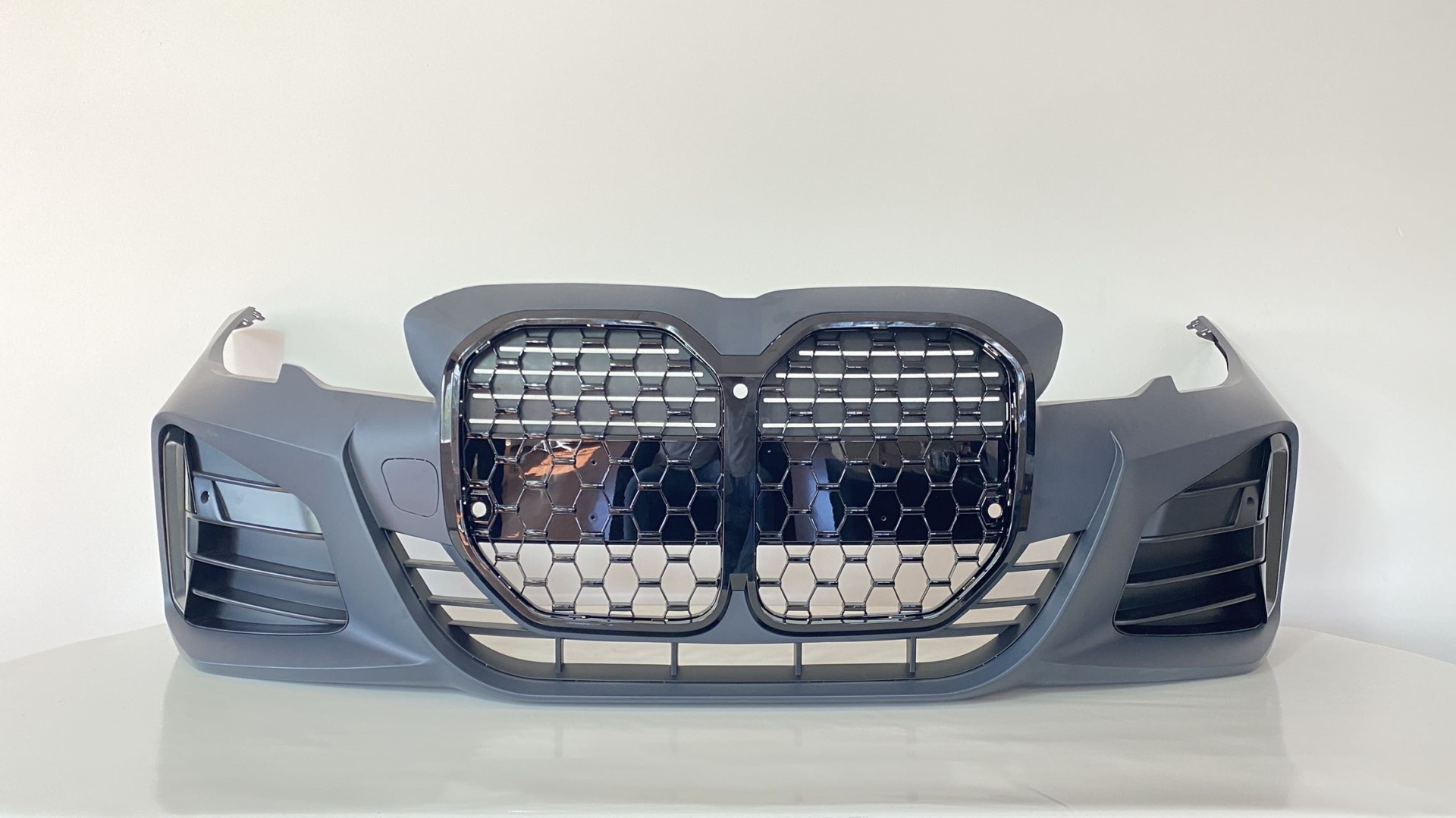 BMW 3 Serisi G20 Uyumlu G22 Dönüşüm Body Kit (Piano Black Çerçeveli) 2