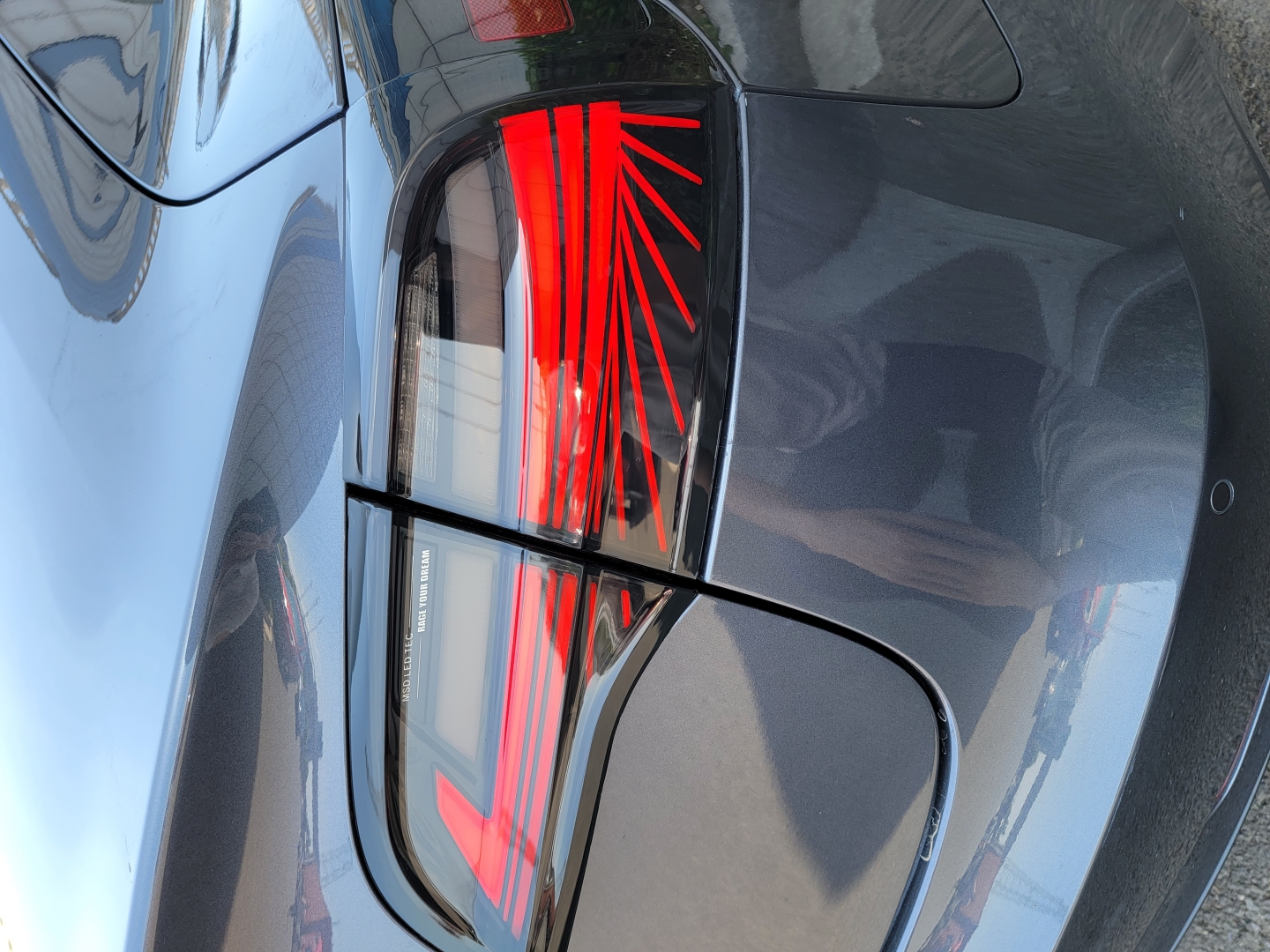Tesla Model Y ve Model 3 İçin Shadow LED Stop 5
