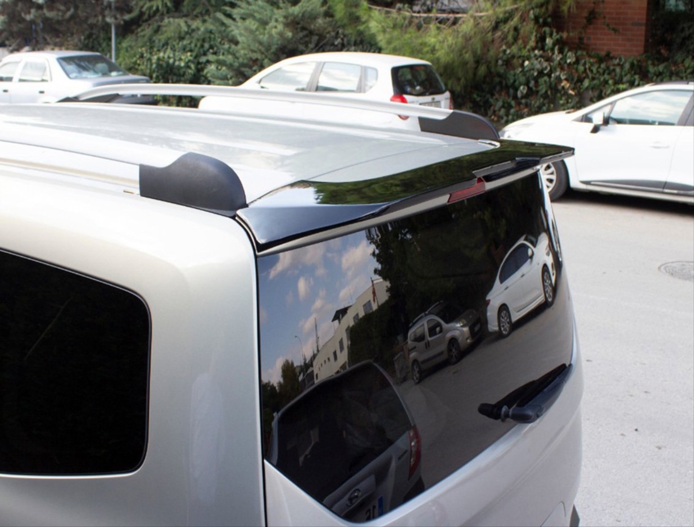Ford Tourneo Courier Uyumlu Spoiler Abarth (Boyasız) 3