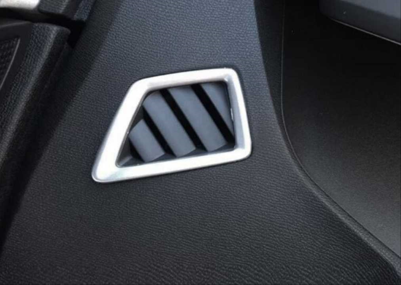 Peugeot 3008 (2016 ve sonrası) İç Hava Menfez Kaplama 2 Parça 5