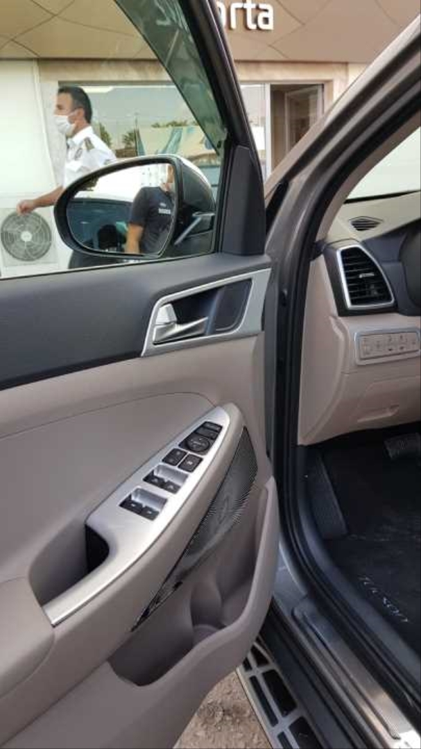 Hyundai Tucson 2015-2018 Kapı Kolçak Kaplama Silver (Koltuk Isıtıcılı Model) 2