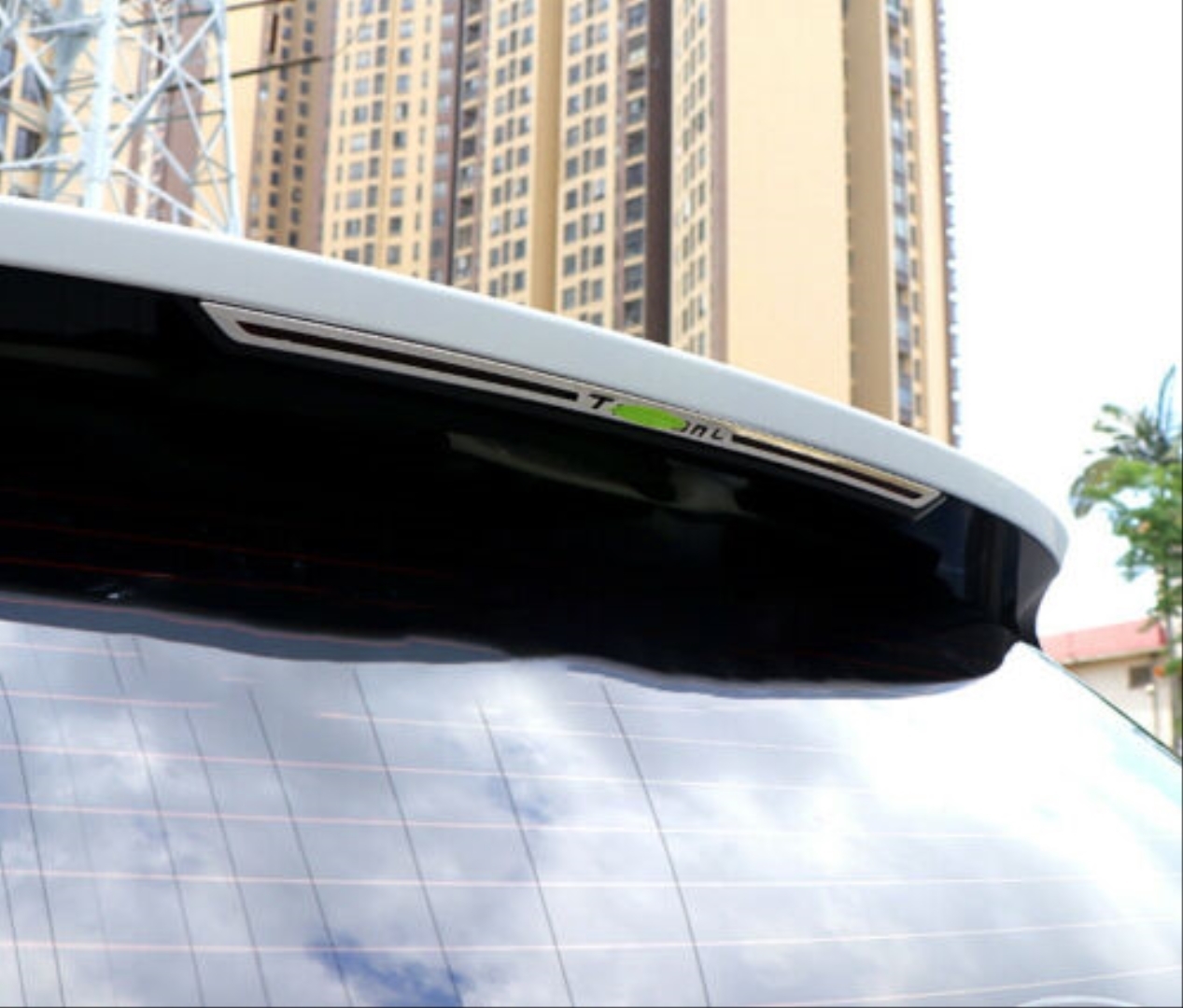 Hyundai Tucson 2021+ Bagaj Üst Çıtası (LED Kaplama) 3