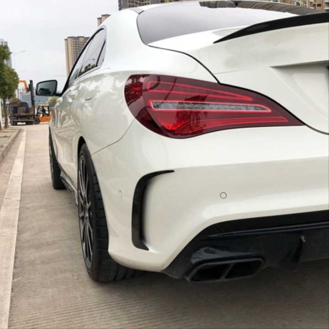 Mercedes-Benz CLA W117 için Uyumlu Arka Tampon Bıçakları Piano Black 4