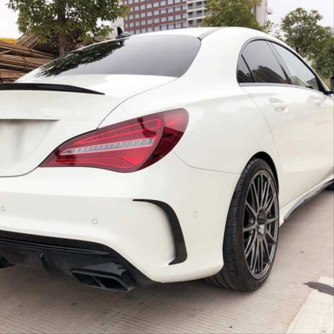 Mercedes-Benz CLA W117 için Uyumlu Arka Tampon Bıçakları Piano Black 5
