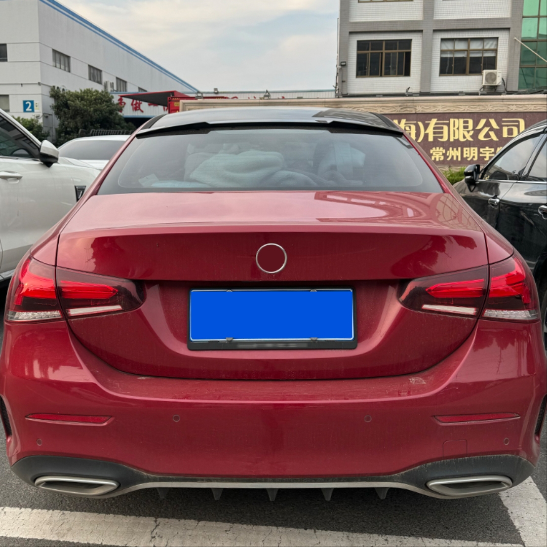 W177 A Serisi Sedan İçin Uyumlu Cam Üstü Spoiler Piano Black 4