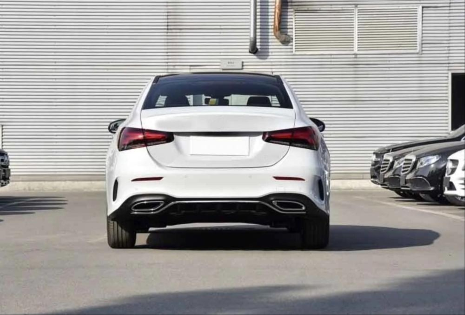 W177 Sedan A Serisi İçin Uyumlu Arka Tampon & Egzoz 2