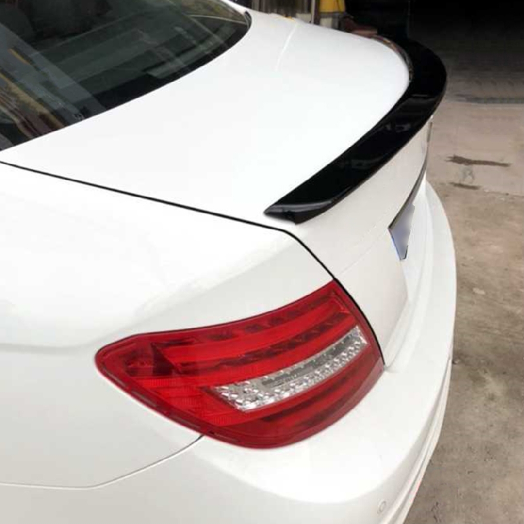 W204 2007-2014 C Serisi için Uyumlu AMG Görünüm Spoiler - Piano Black (Parlak Siyah) 4
