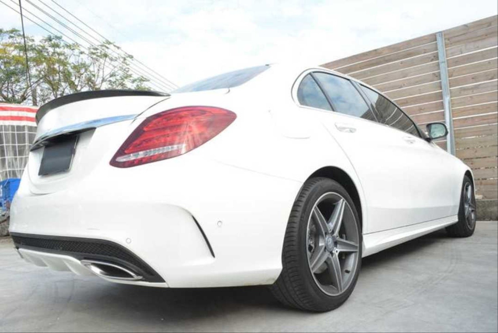 W205 2015-2021 C Serisi için Uyumlu AMG Görünüm Spoiler - Piano Black (Parlak Siyah) 3