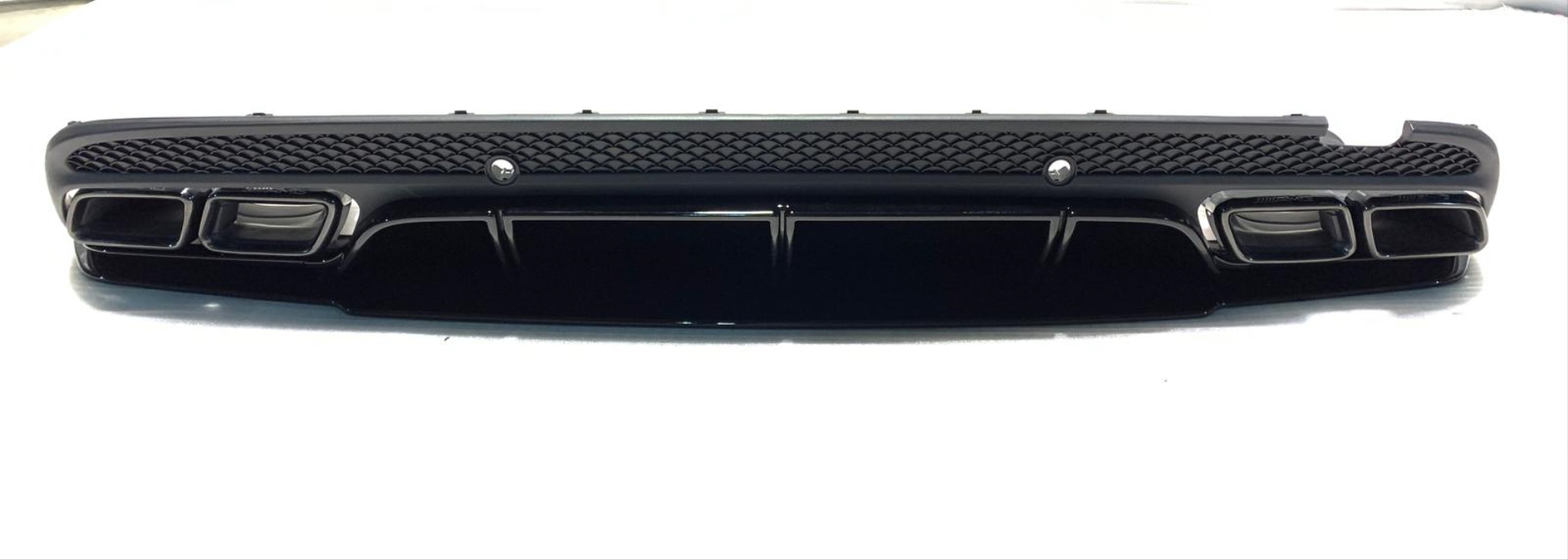 W205 C Serisi İçin Edition 1 Difüzör & Egzoz Seti Piano Black (AMG Sedan) (Siyah Egzoz ile) 5
