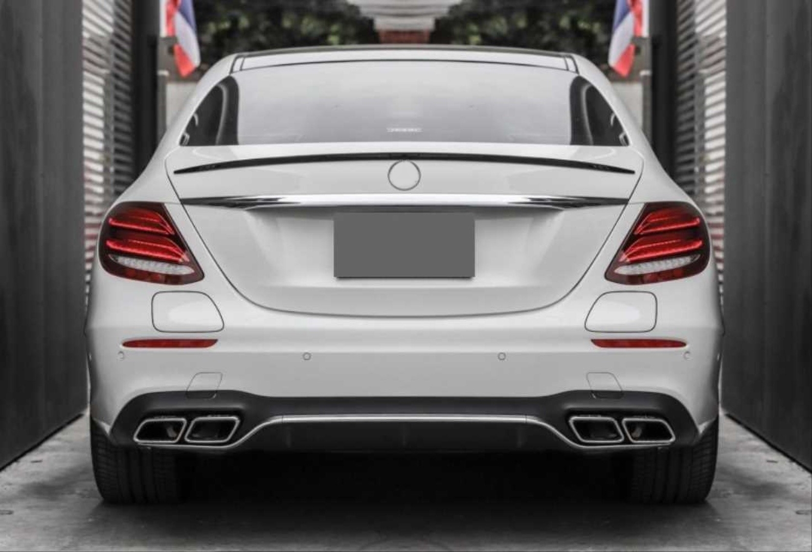 W213 2016-2019 E Serisi İçin Uyumlu Taiwan Stil Spoiler - Piano Black 2