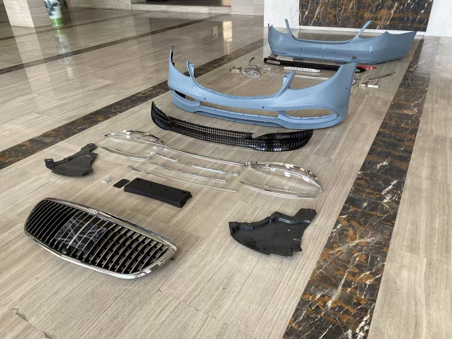 W213 E Serisi (2016-2019) Uyumlu Maybach Görünüm Body Kit 2