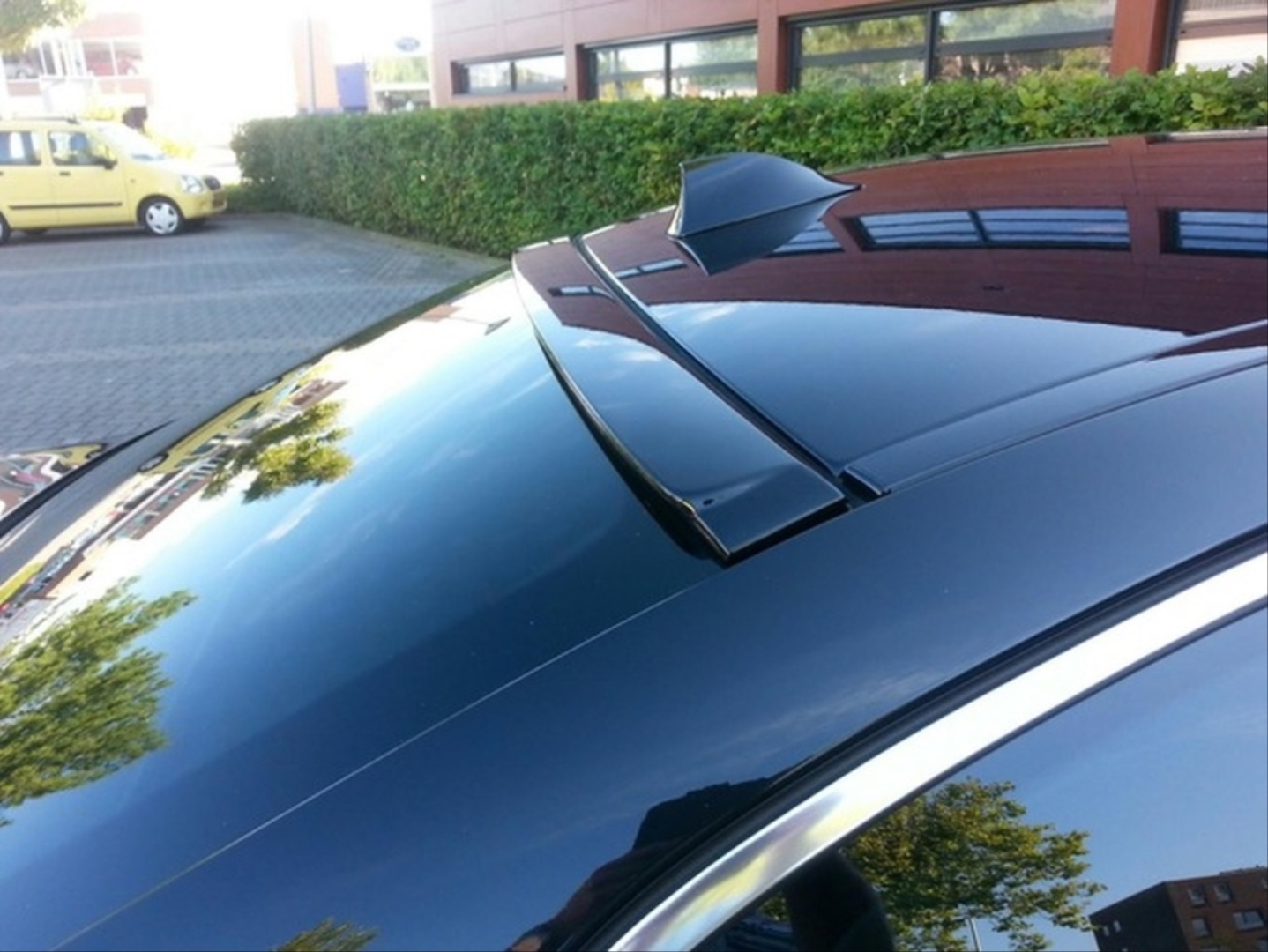 BMW 5 Serisi F10 2010-2016 Cam Üstü Spoiler - Piano Black (Parlak Siyah) 5