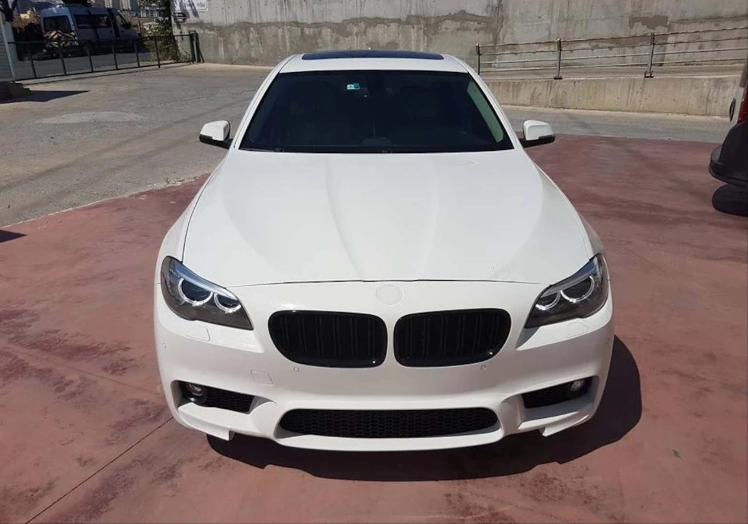 BMW 5 Serisi F10 (2010-2017) M5 Görünüm Body Kit Şiş Yuvayla 4