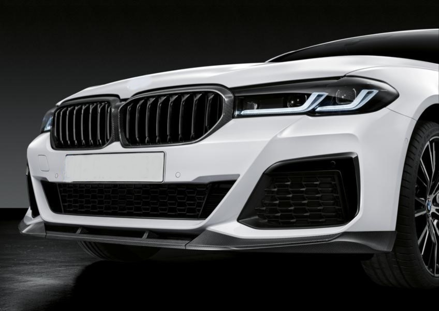 BMW 5 Serisi G30 2021+ LCI M5 Body Kit 4