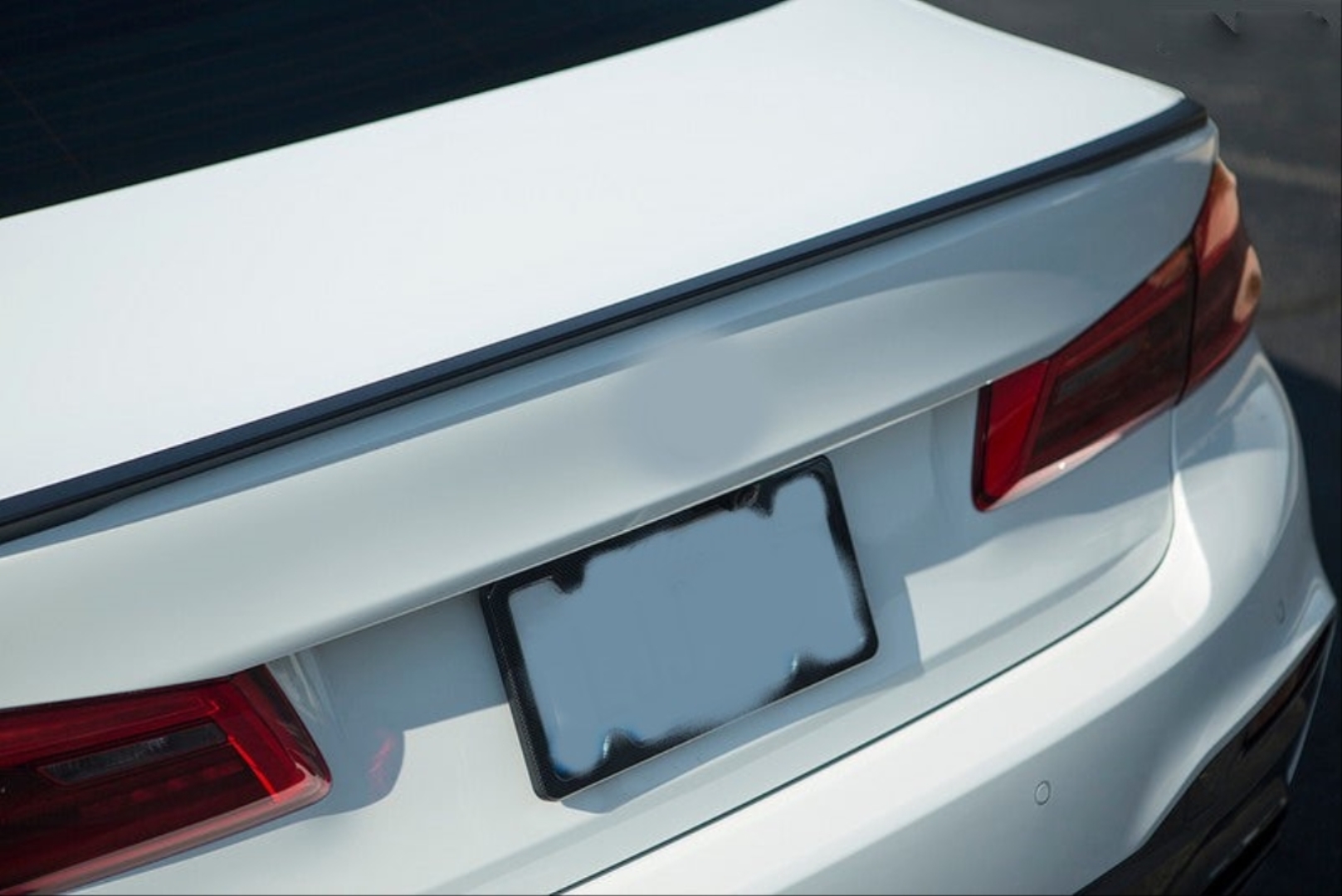 BMW 5 Serisi G30 için Uyumlu Hybrid Spoiler - Piano Black (Parlak Siyah) 2