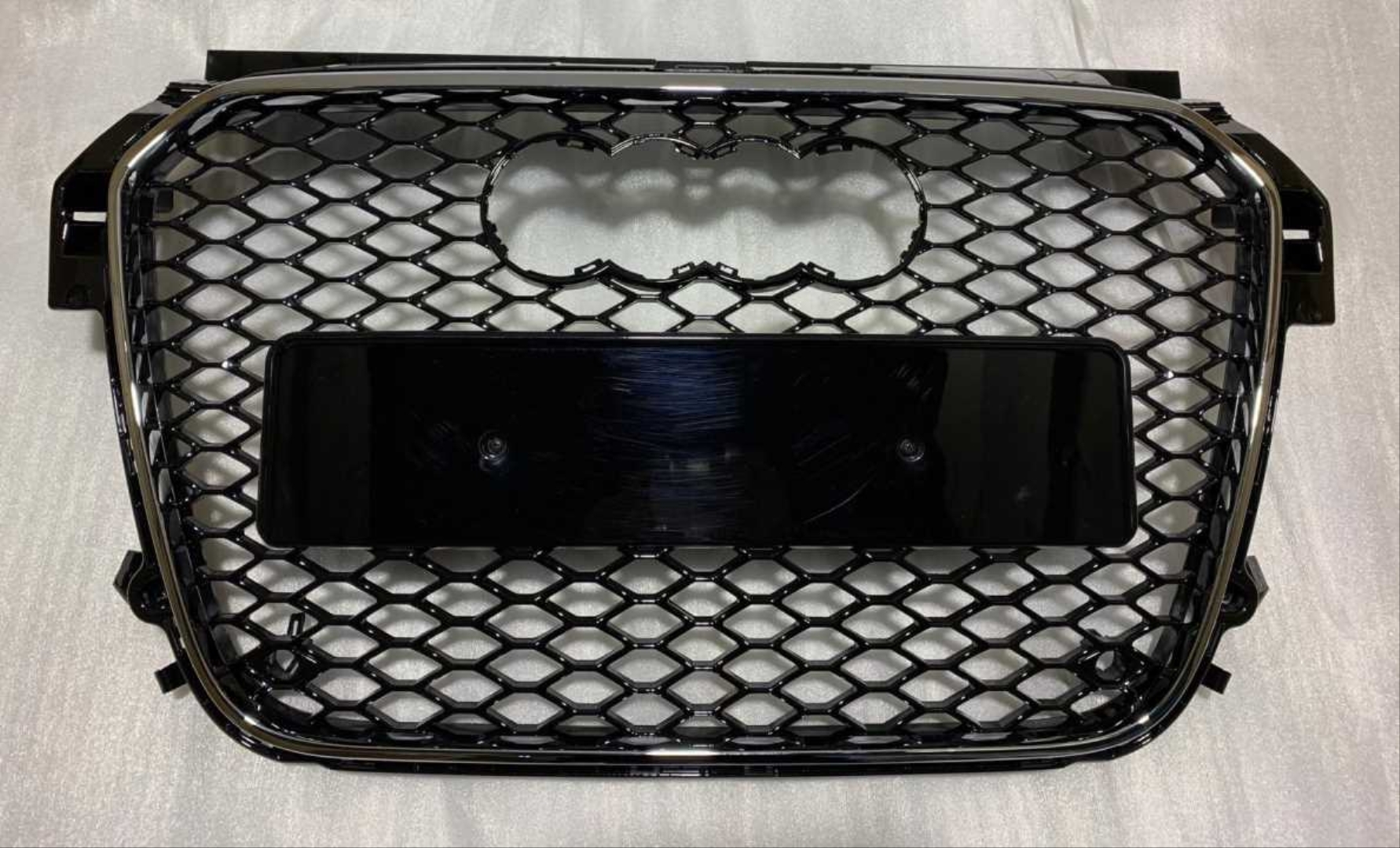 Audi A1 (2011-2015) Uyumlu RS1 Panjur Siyah Krom 3