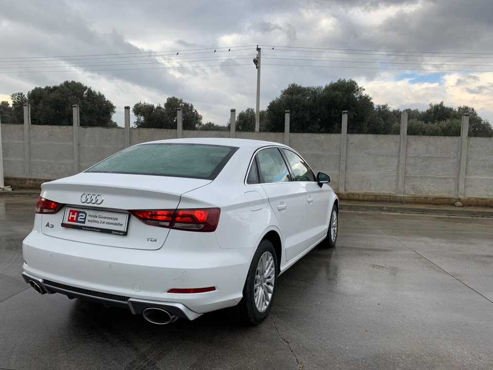 Audi A3 2013-2016 Sedan için Uyumlu RS3 Difuzor (Normal Tampon) 4