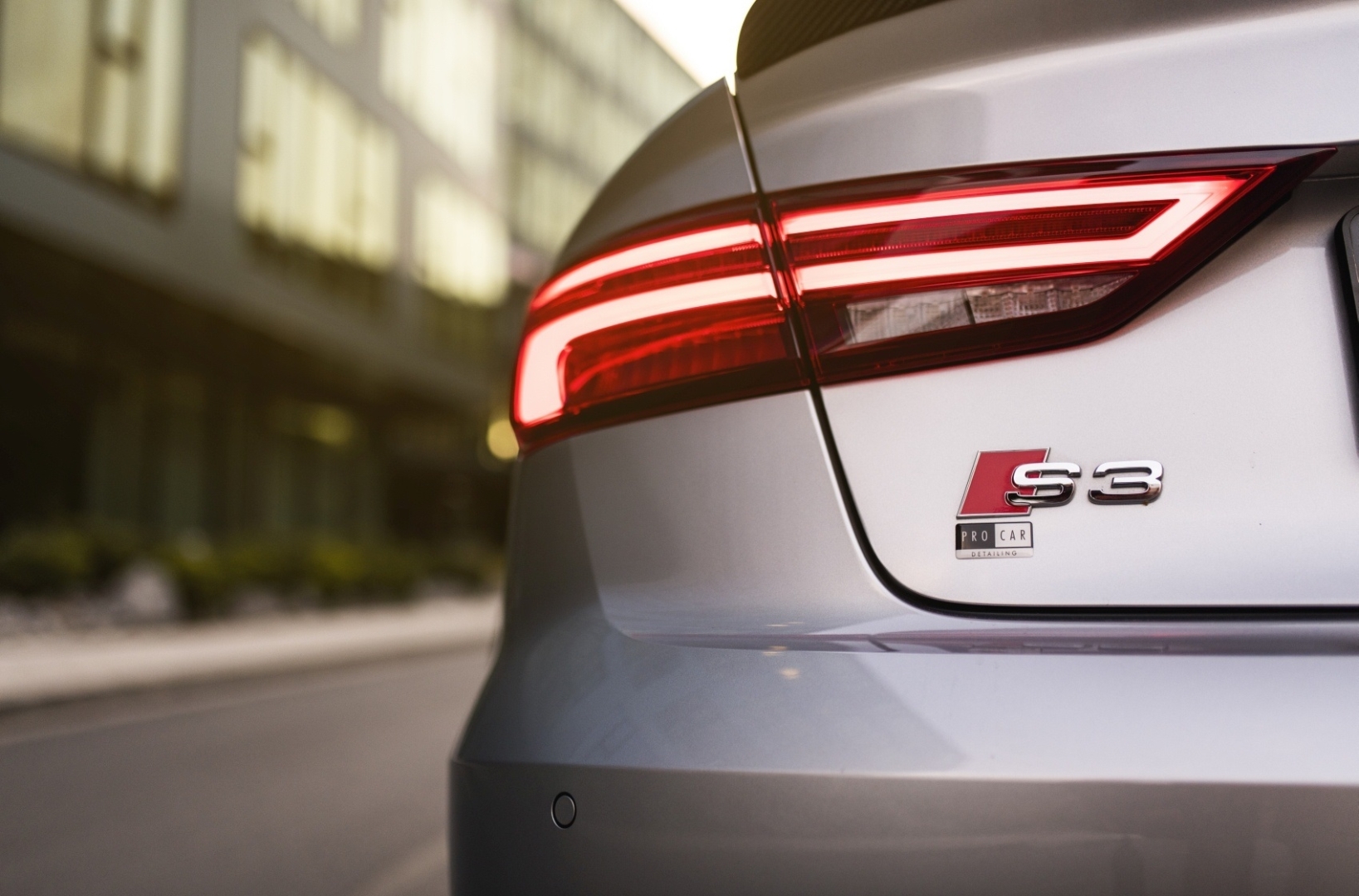 Audi A3 (2013-2019) Uyumlu S3 Görünümlü LED Stop 3