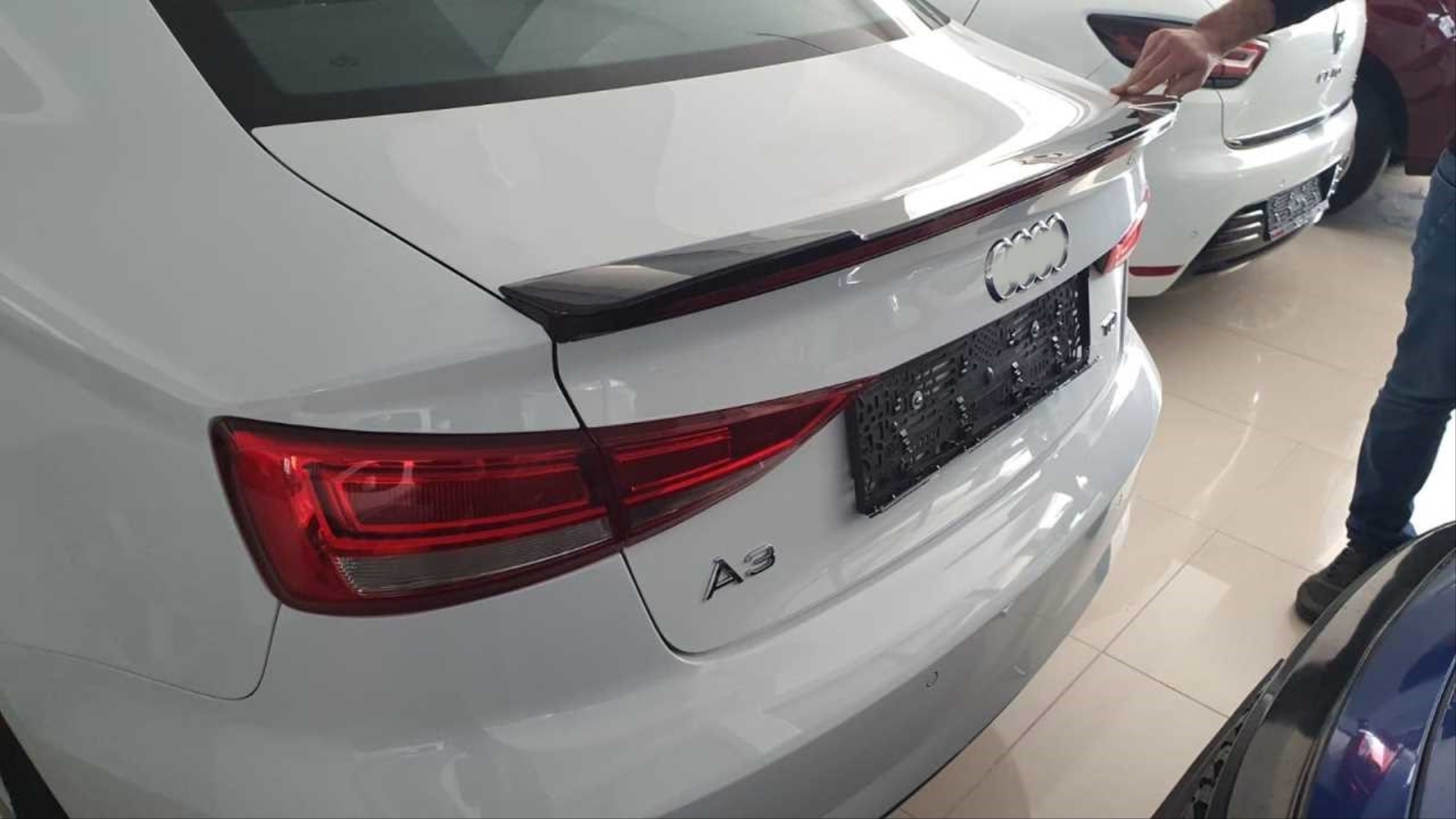 Audi A3 2013-2019 Sedan Uyumlu LED Spoiler Piano Black (Parlak Siyah) 3