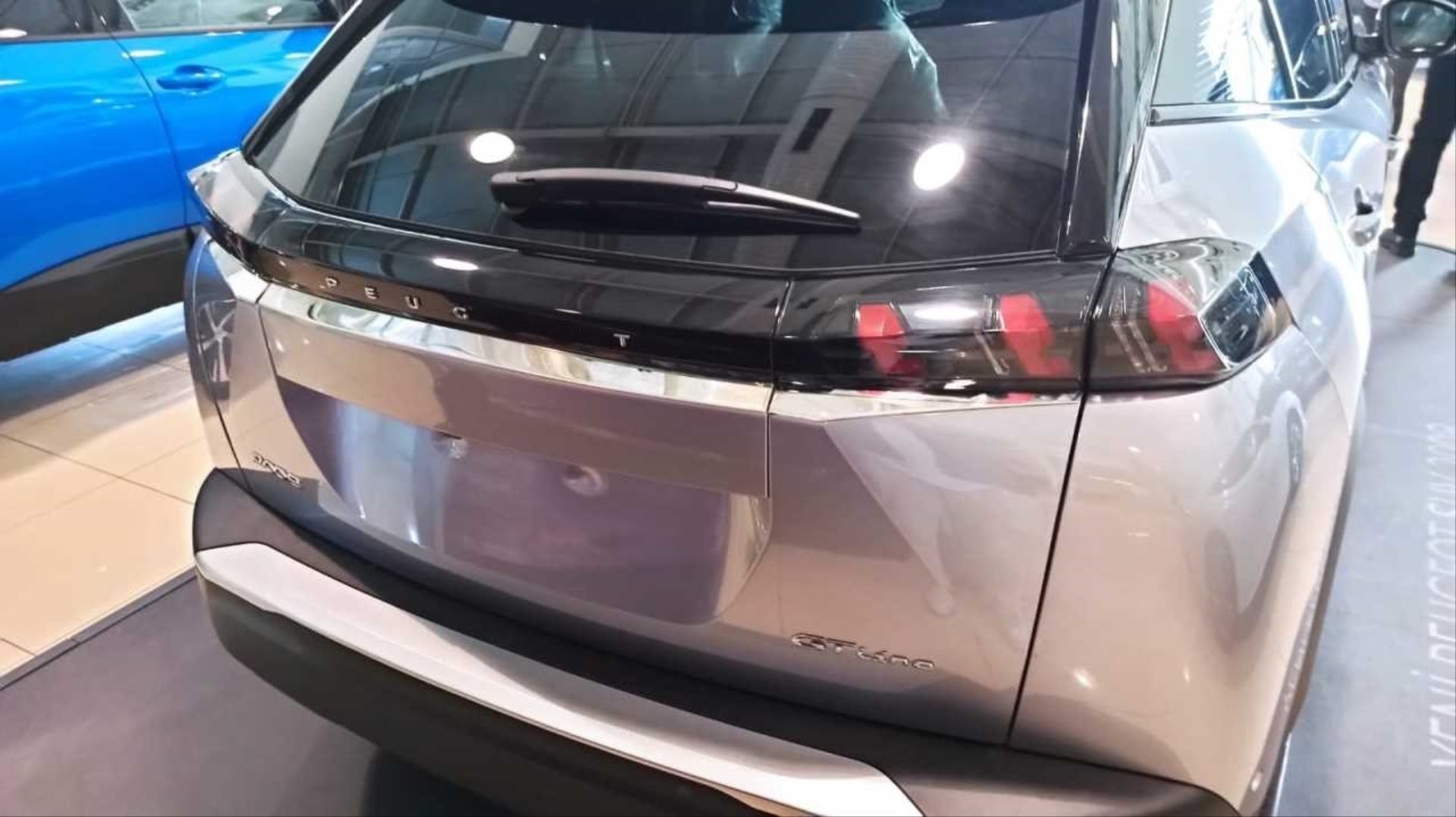 2008-2012 Honda Civic İçin Uyumlu Bagaj Üst Kromu (3 Parça) 3
