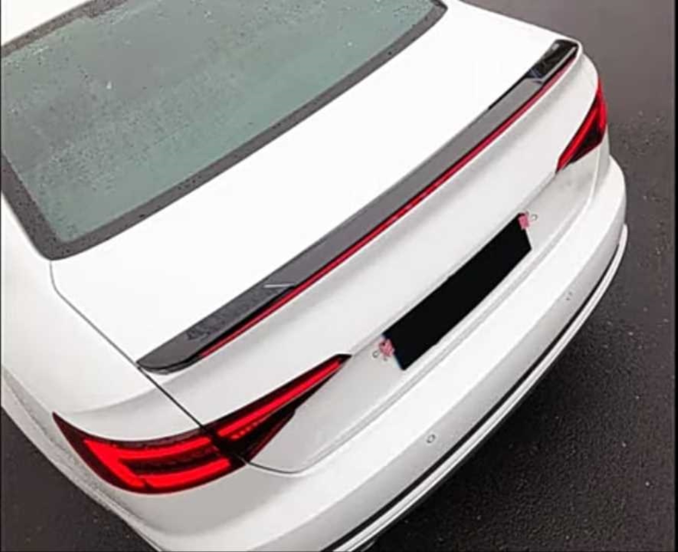 A4 2016-2019 için Uyumlu LED Spoiler Piano Black (Parlak Siyah) 2