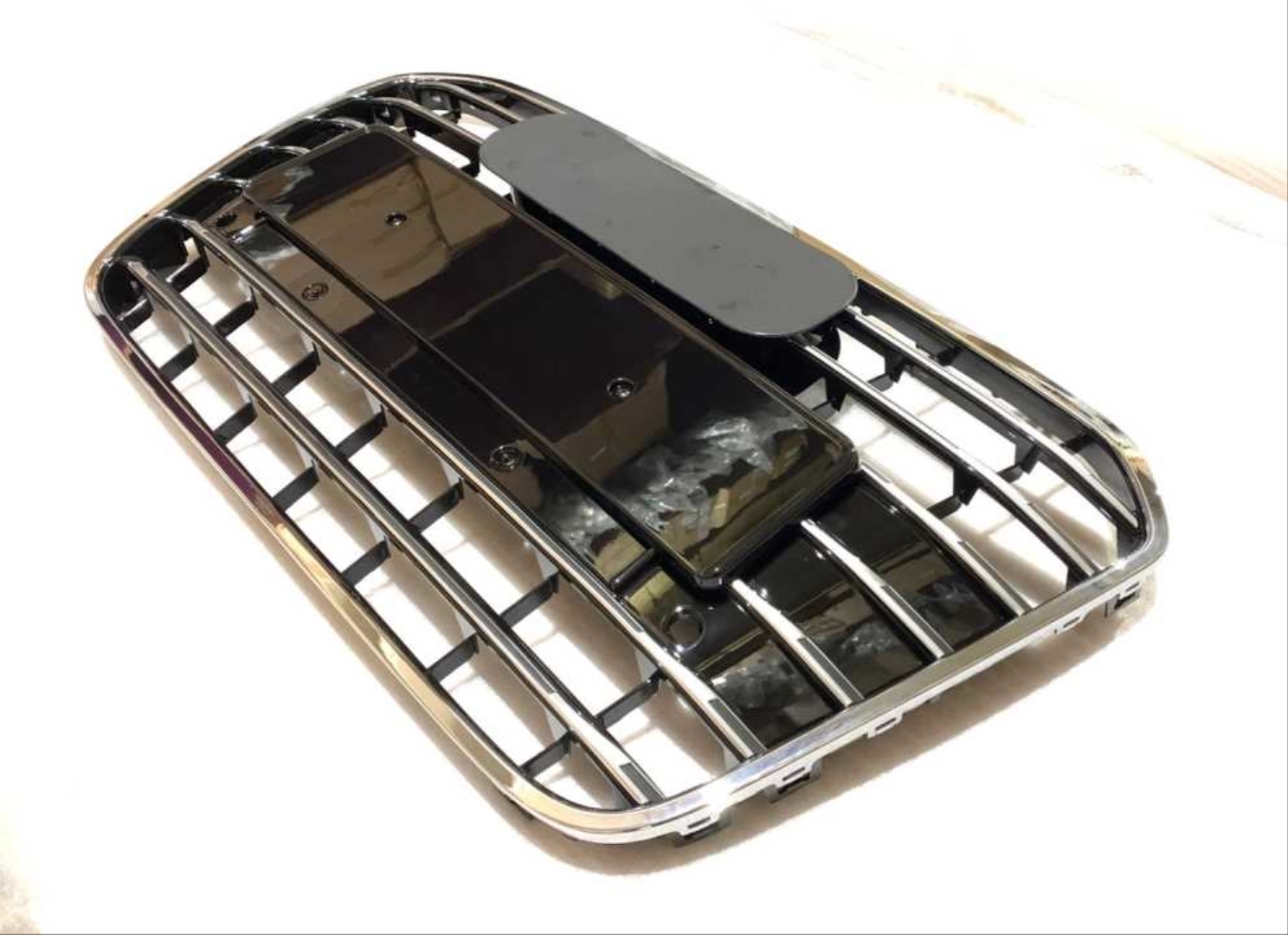 Audi A6 2012-2014 İçin Uyumlu S6 Siyah Panjur 2