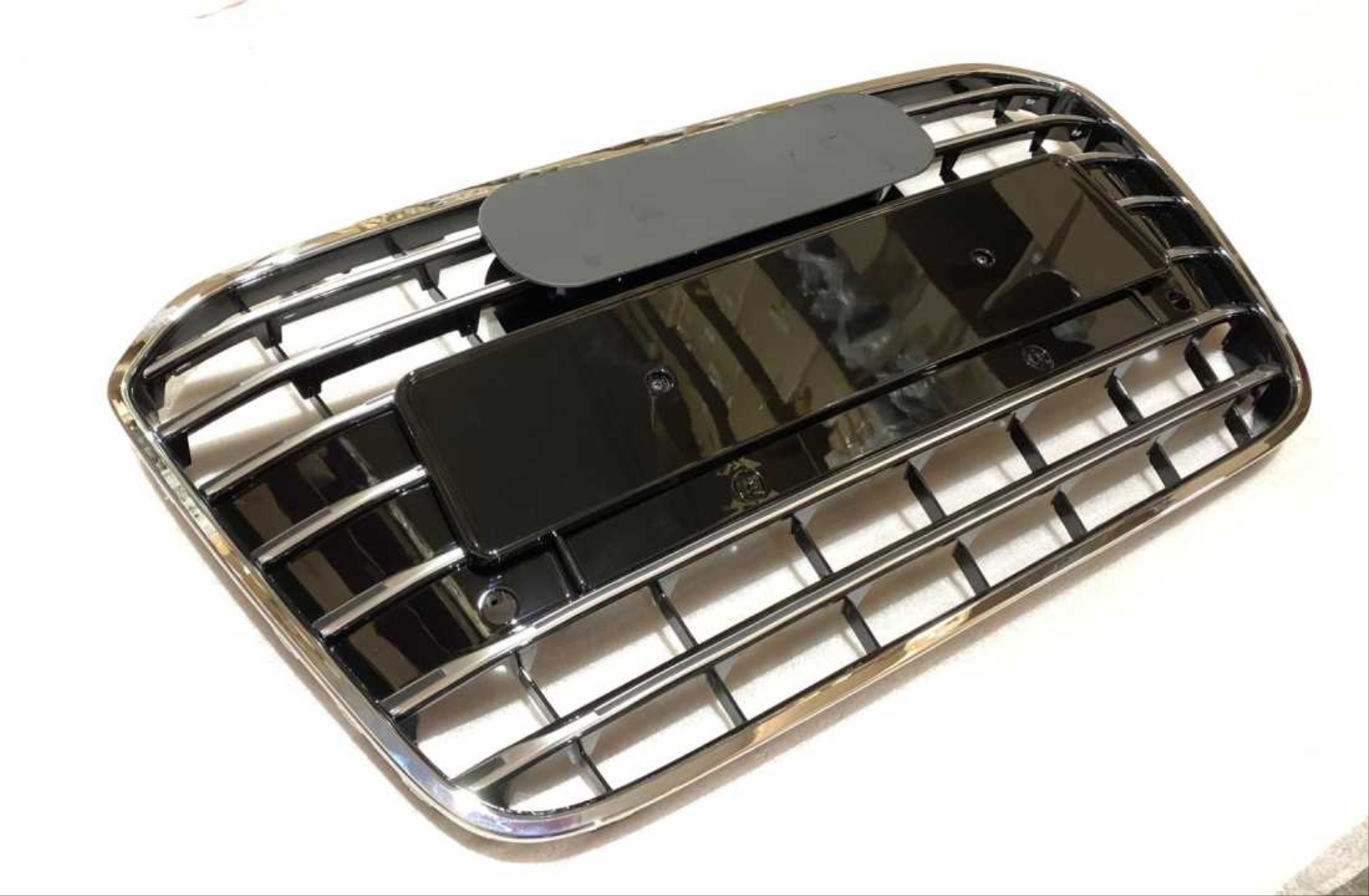 Audi A6 2012-2014 İçin Uyumlu S6 Siyah Panjur 3