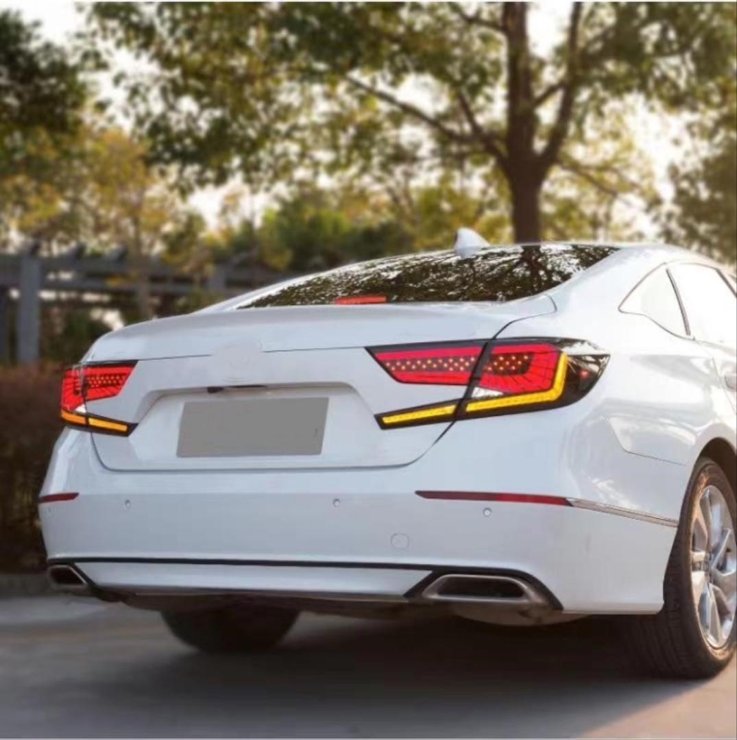 Honda Accord 2020+ Uyumlu Omurga LED Stop - Smoke 4