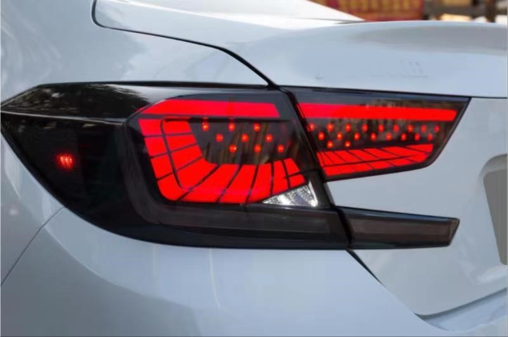 Honda Accord 2020+ Uyumlu Omurga LED Stop - Smoke 5