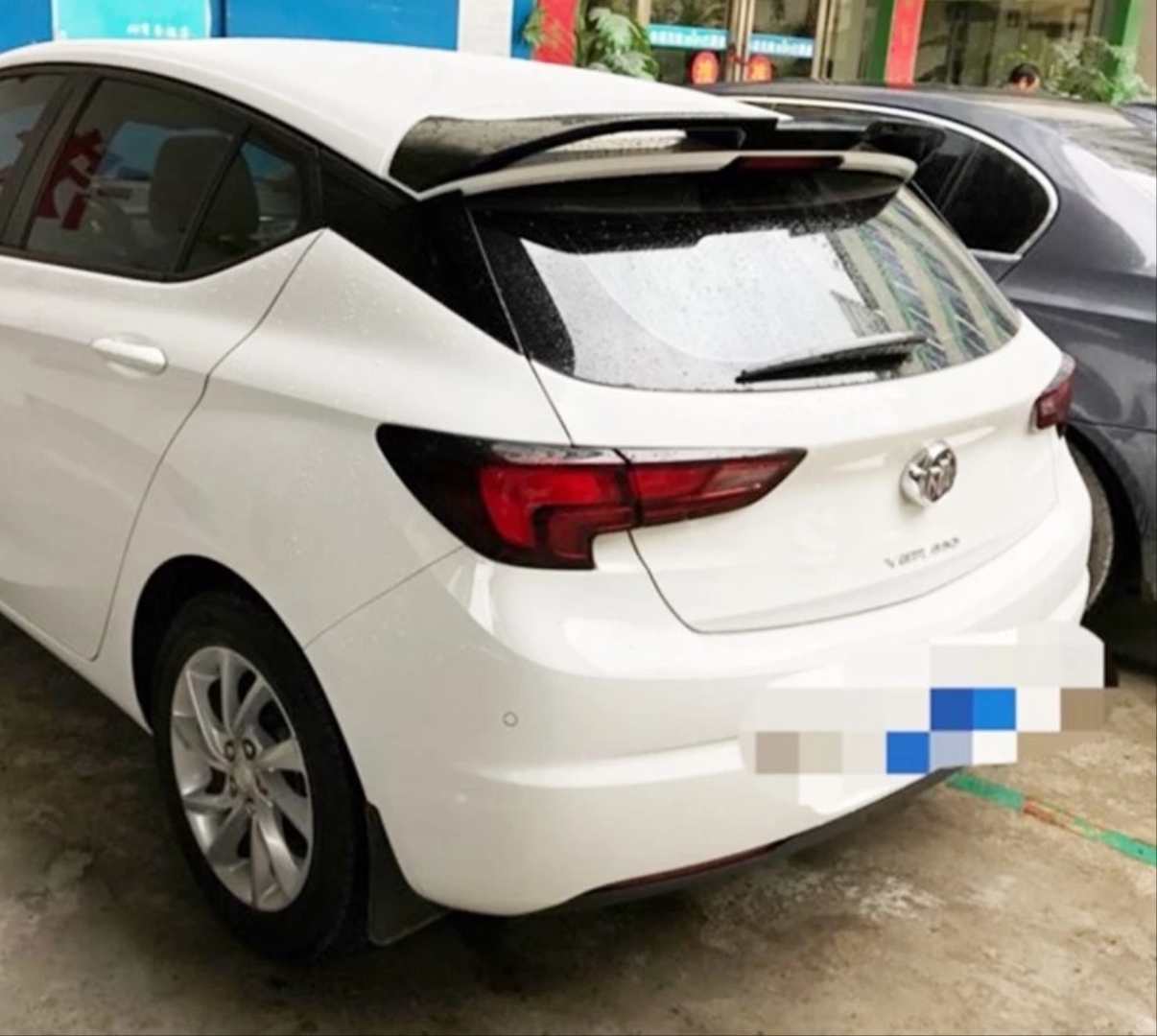 Opel Astra K (2016-2020) İçin Piano Black Spoiler - Parlak Siyah 4