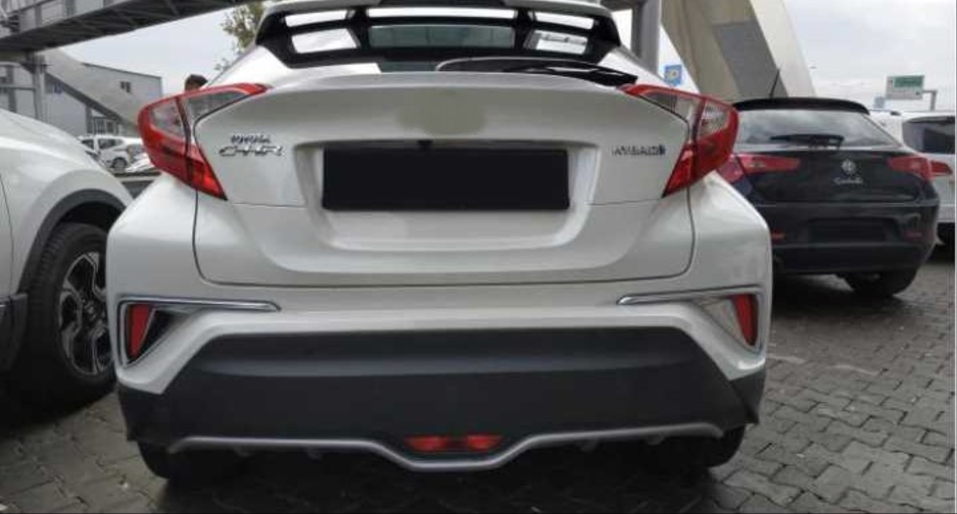 2016-2019 Toyota C-HR Arka Sis Kaplaması Nikelaj 2