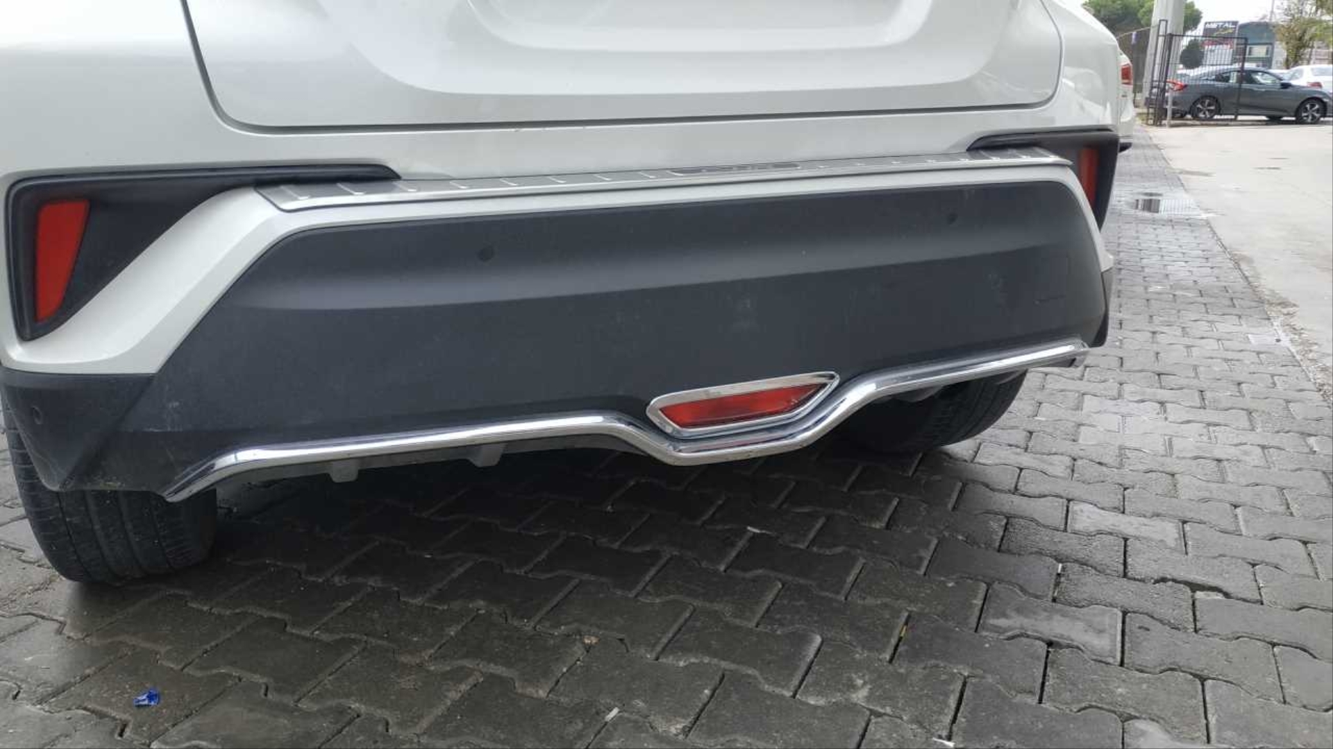 C-HR 2016-2019 İçin Uyumlu Arka Tampon Alt Çıtası Nikelaj 3