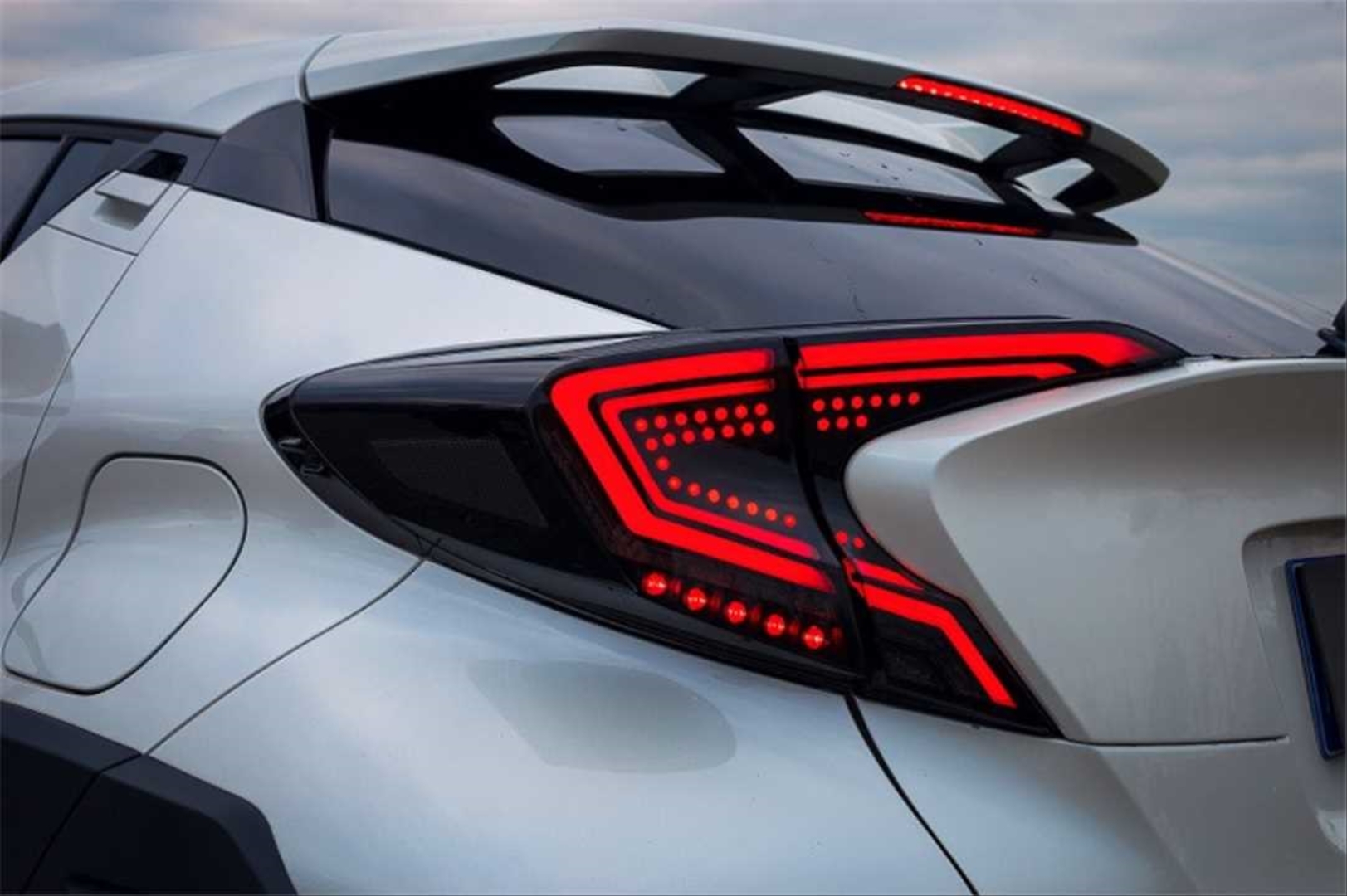 Toyota C-HR için Uyumlu LED Stop - Smoke (2016-2019) (Makyajsız Kasa İçin) 3