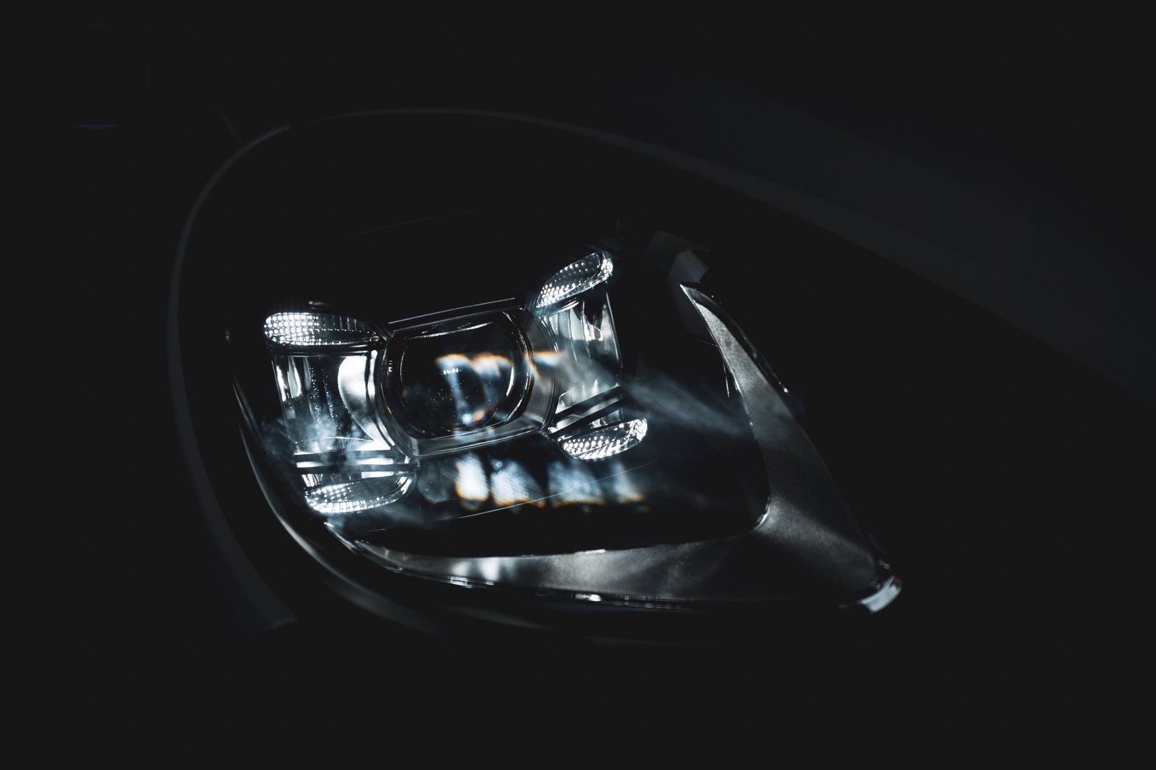 Porsche Cayenne 2014-2017 Uyumlulu Facelift LED Far (2018+ Görünüm) 2