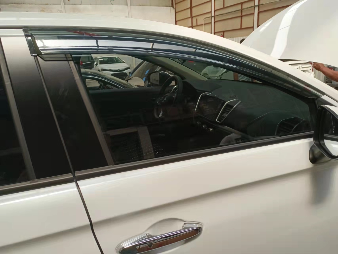 Honda Civic 2020+ İçin Uyumlu Cam Rüzgarlığı 2