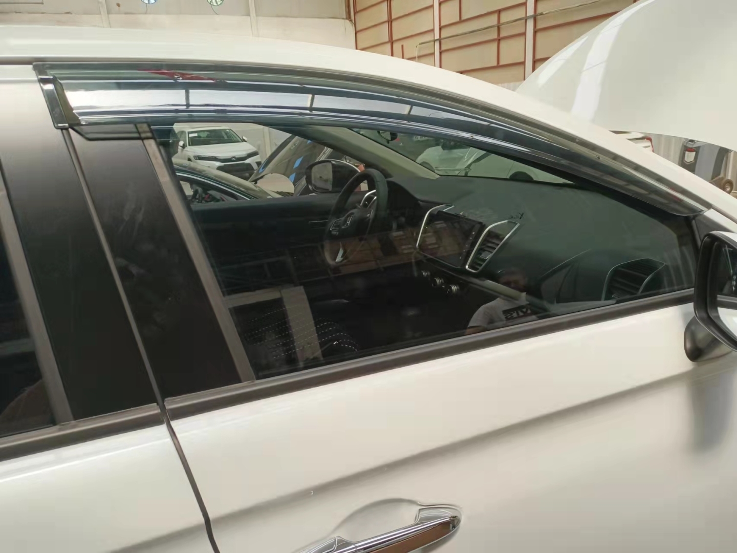 Honda Civic 2020+ İçin Uyumlu Cam Rüzgarlığı 3