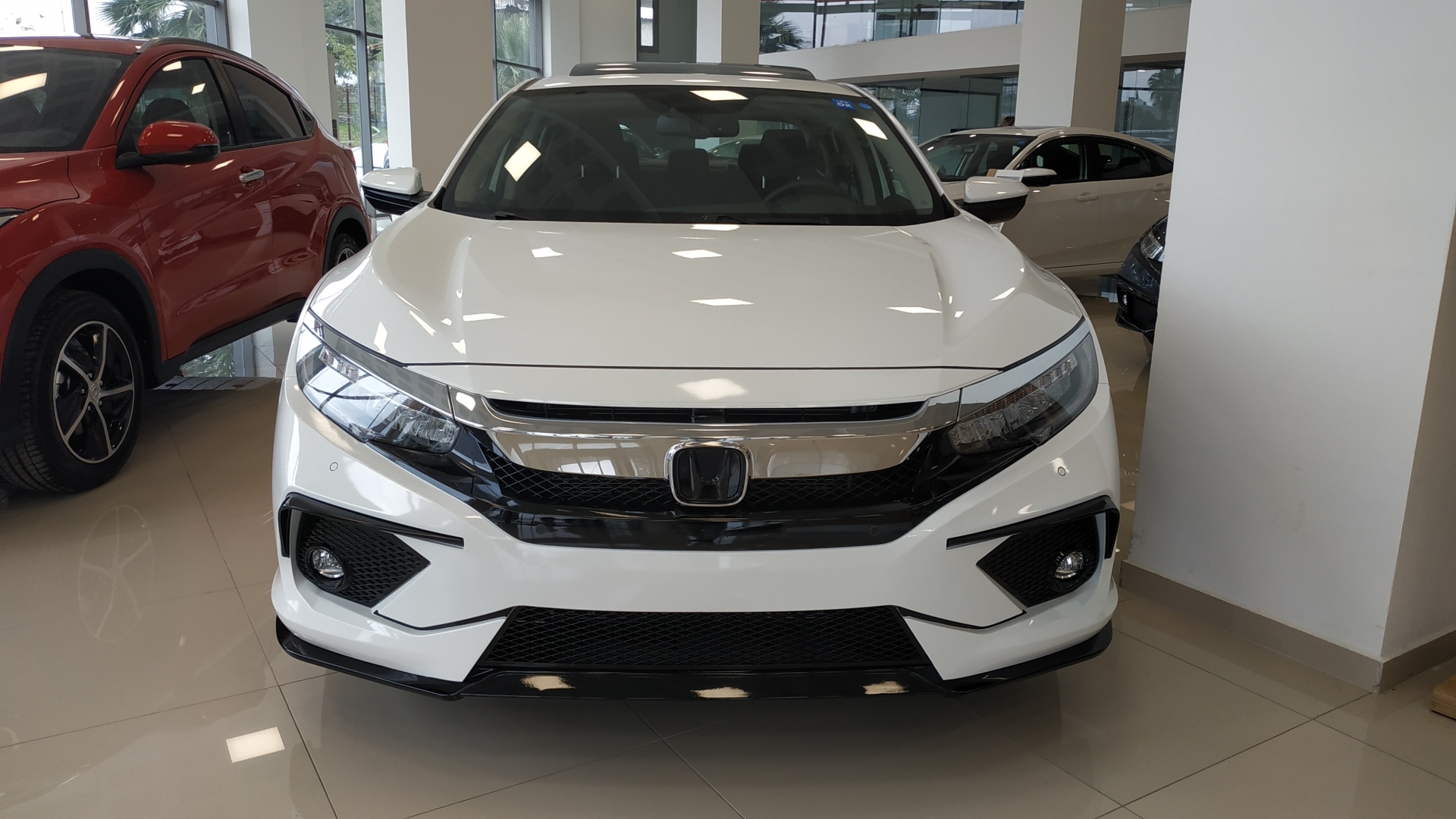 Civic Concept Model Ön Tampon Ek Piano Black Detaylı 3