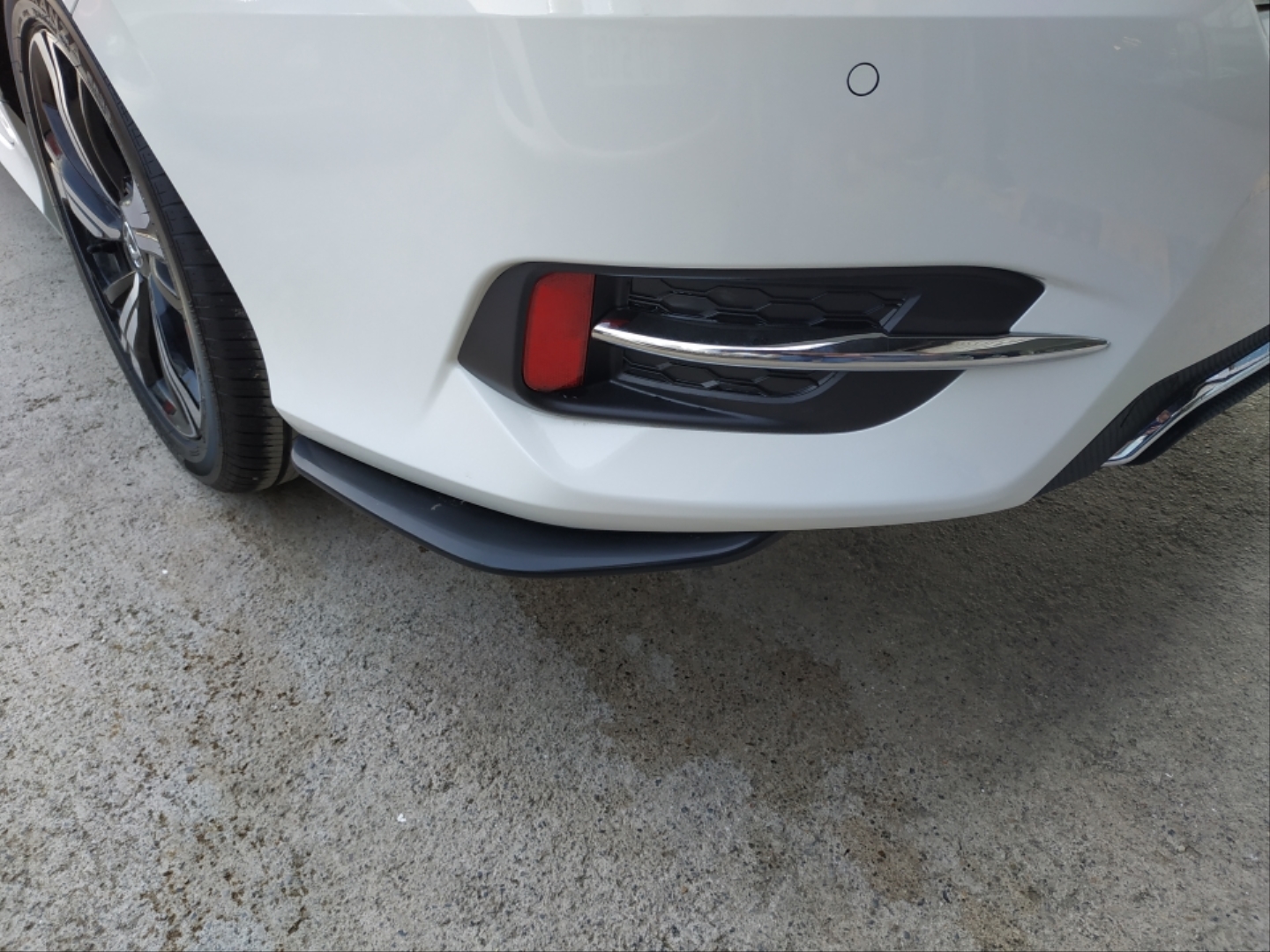 Honda Civic FC5 2016-2020 Uyumlu Arka Sis Orta Çita Nikelaj 2