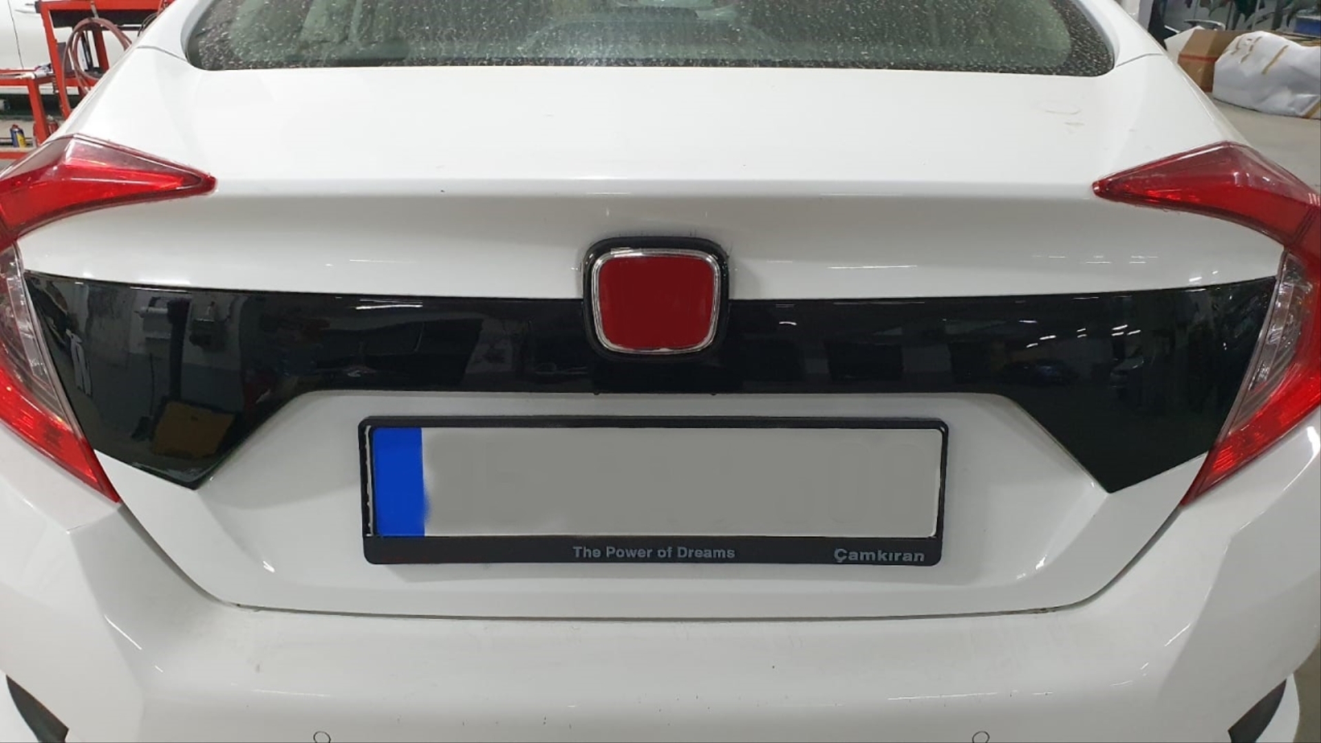 Civic FC5 2016-2020 İçin Uyumlu Bagaj Kapağı Plaka Üst Kaplaması Piano Black 4