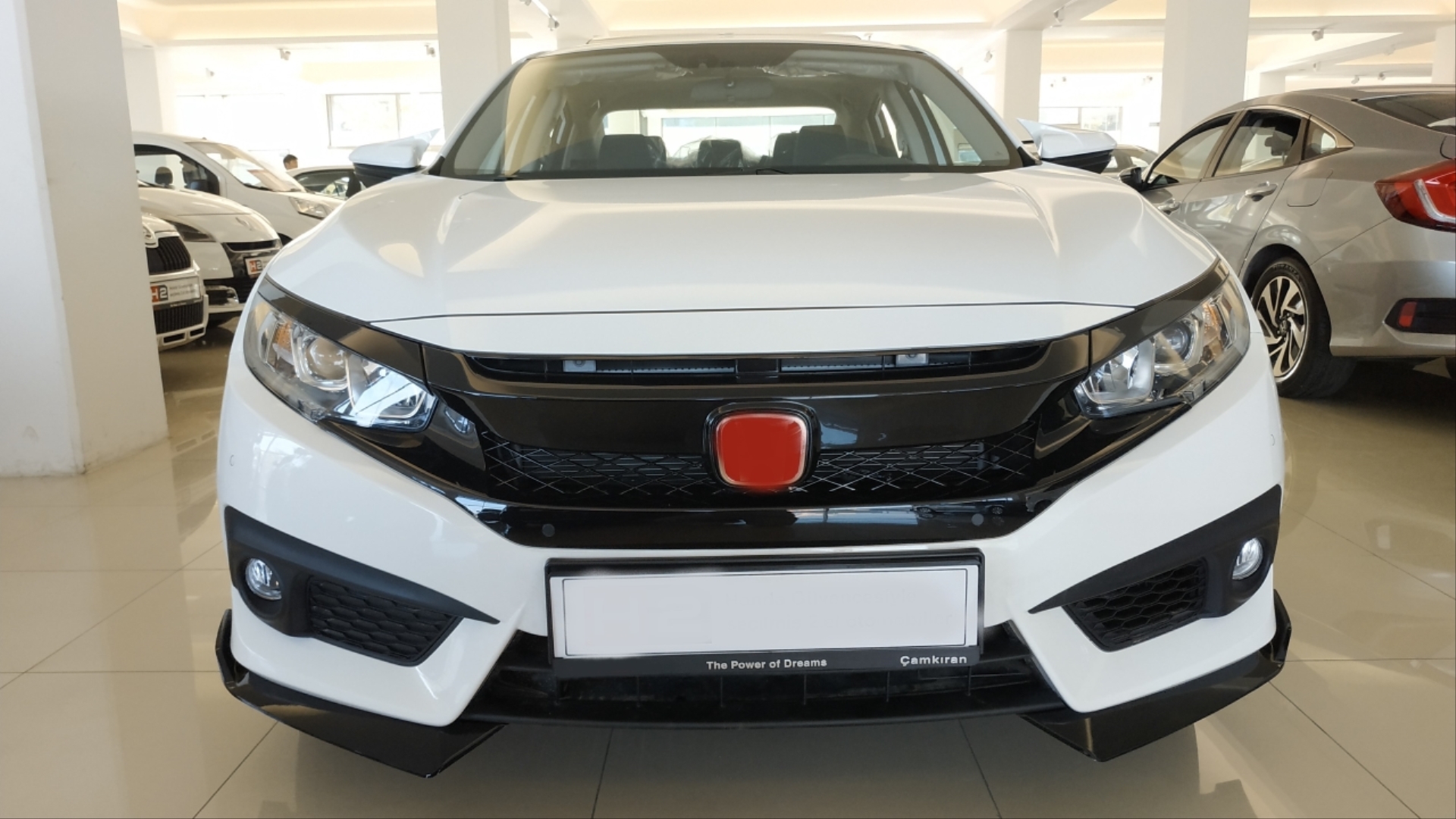 Civic FC5 2016-2020 Uyumlu Çıkıntılı Ön Flap Piano Black Dizayn 2