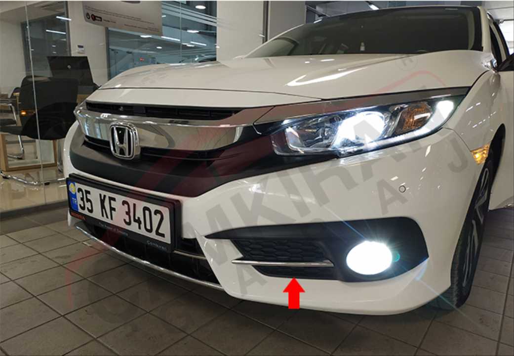 Honda Civic FC5 2016-2020 İçin Uyumlu Ön Sis Orta Çita Dizayn B 3