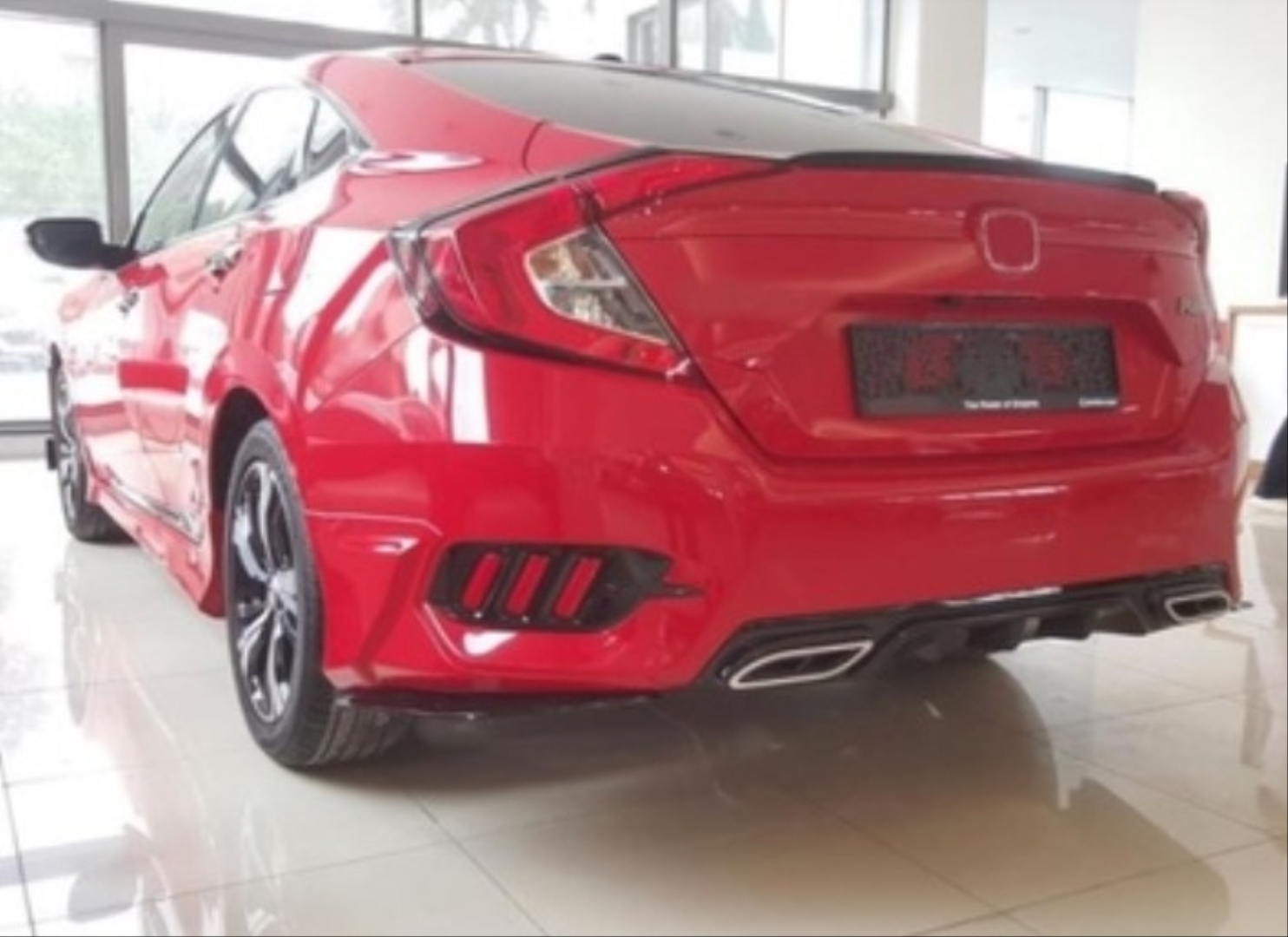 Civic FC5 2016-2021 Uyumlu Arka Sis 3 Çizgi Kırmızı - Piano Black 2