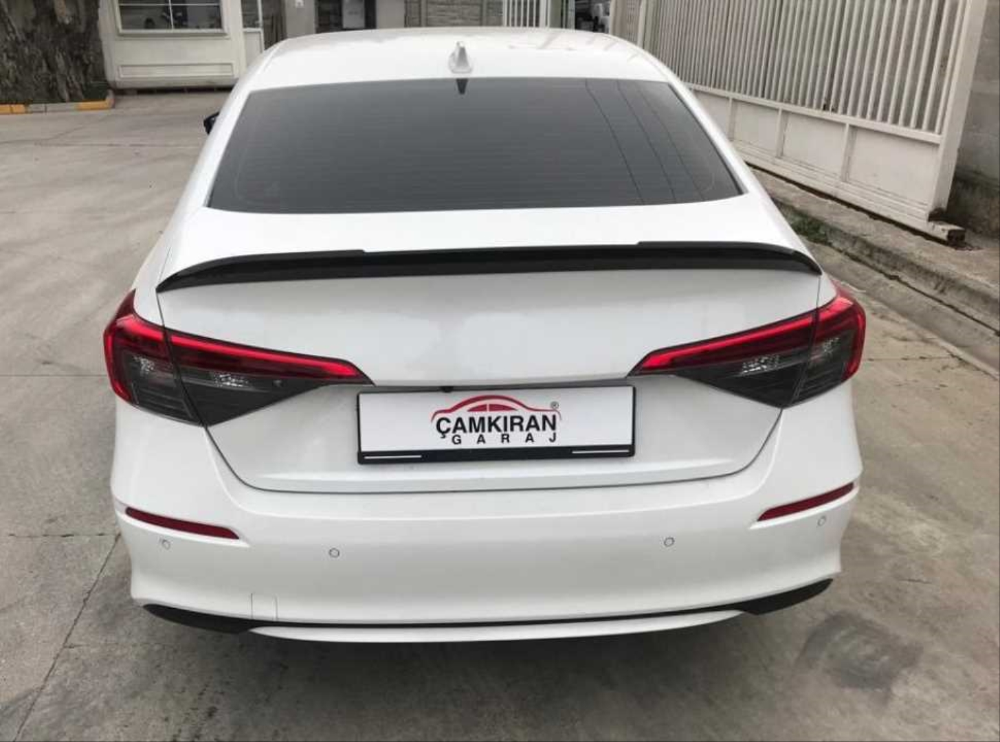 Honda Civic FE1 2022 için Uyumlu Aero Spoiler - Piano Black (Parlak Siyah) 2