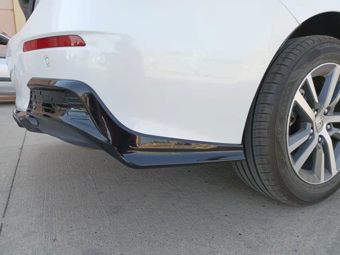 Civic FE1 2022 İçin Uyumlu Arka Flap Takımı - Piano Black 3