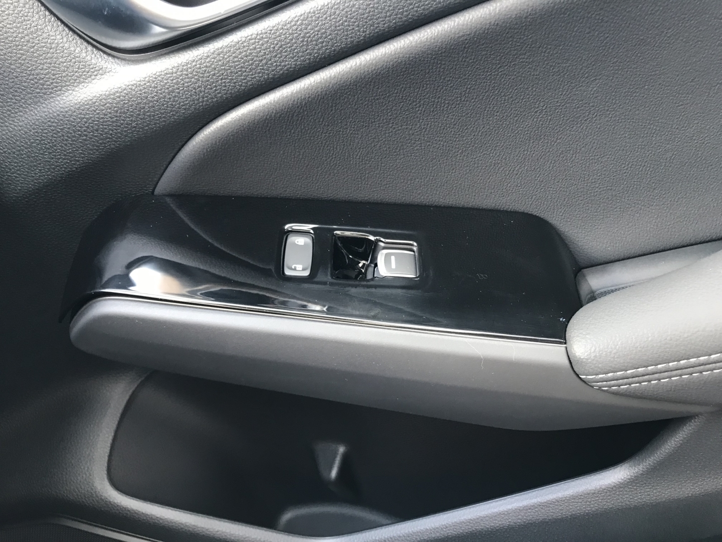 Civic FE1 2022 İçin Uyumlu Cam Düğme Kaplama - Piano Black 4